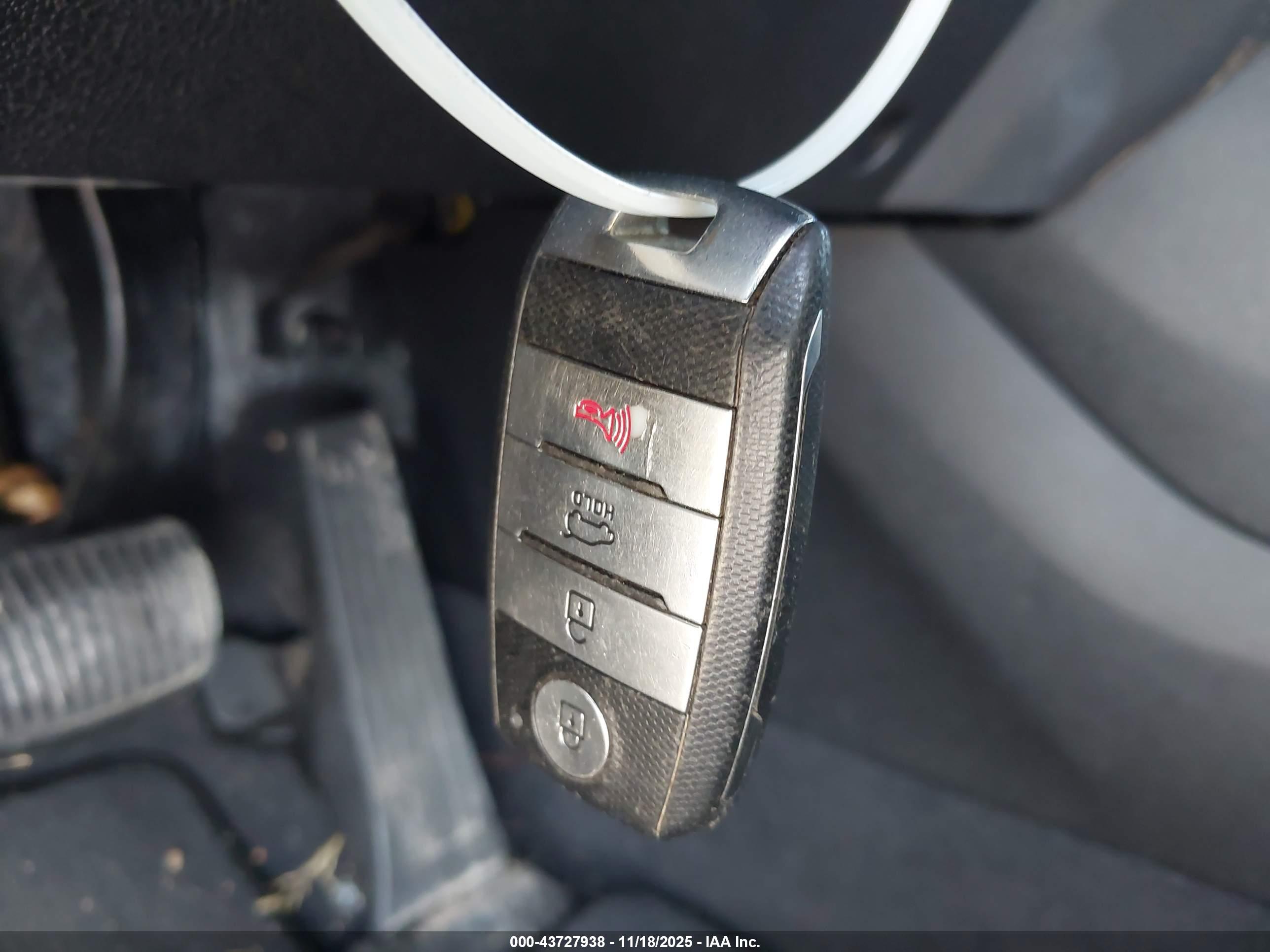 KIA SORENTO image 11
