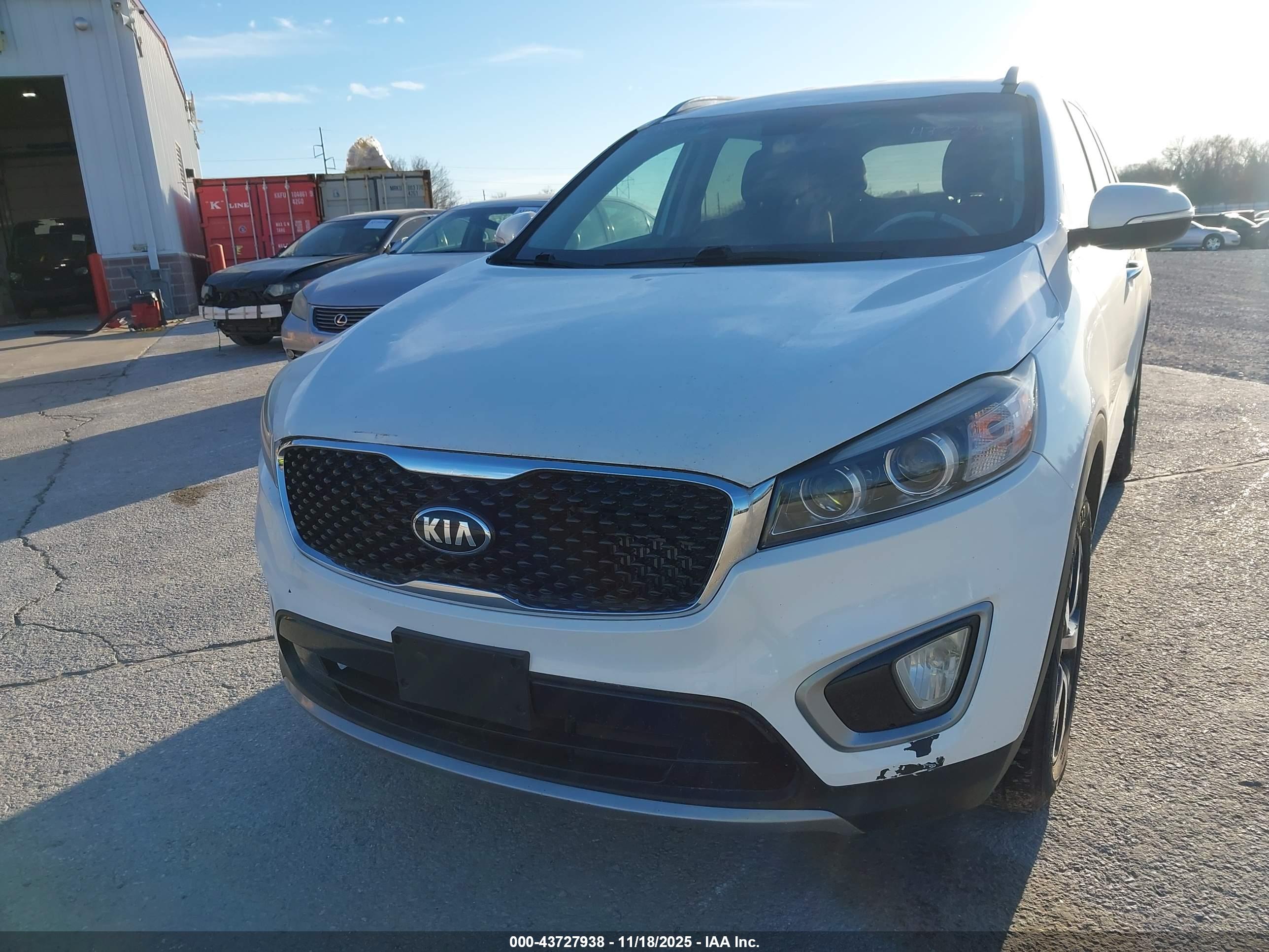 KIA SORENTO image 6