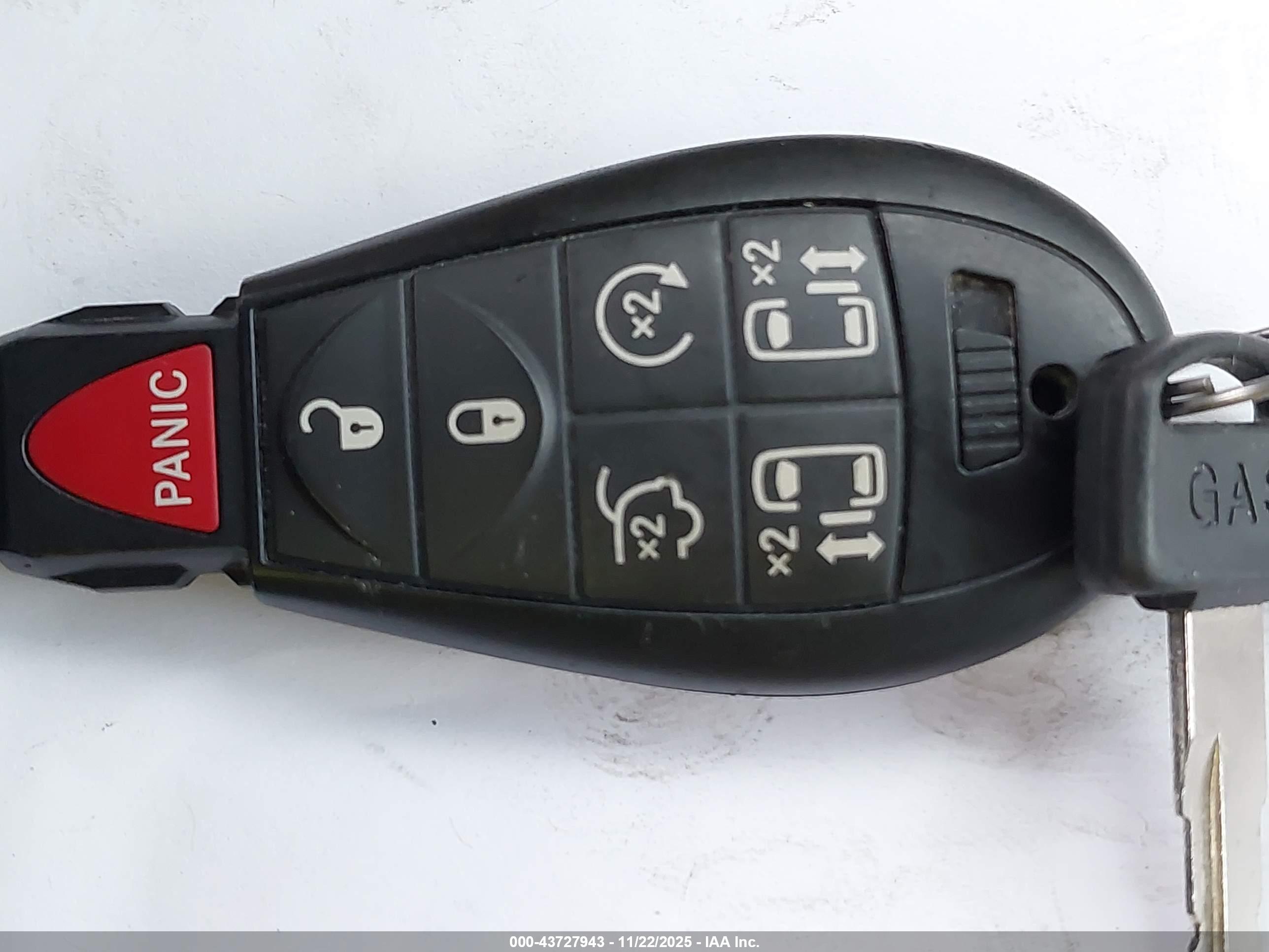 CHRYSLER TOWN image 11