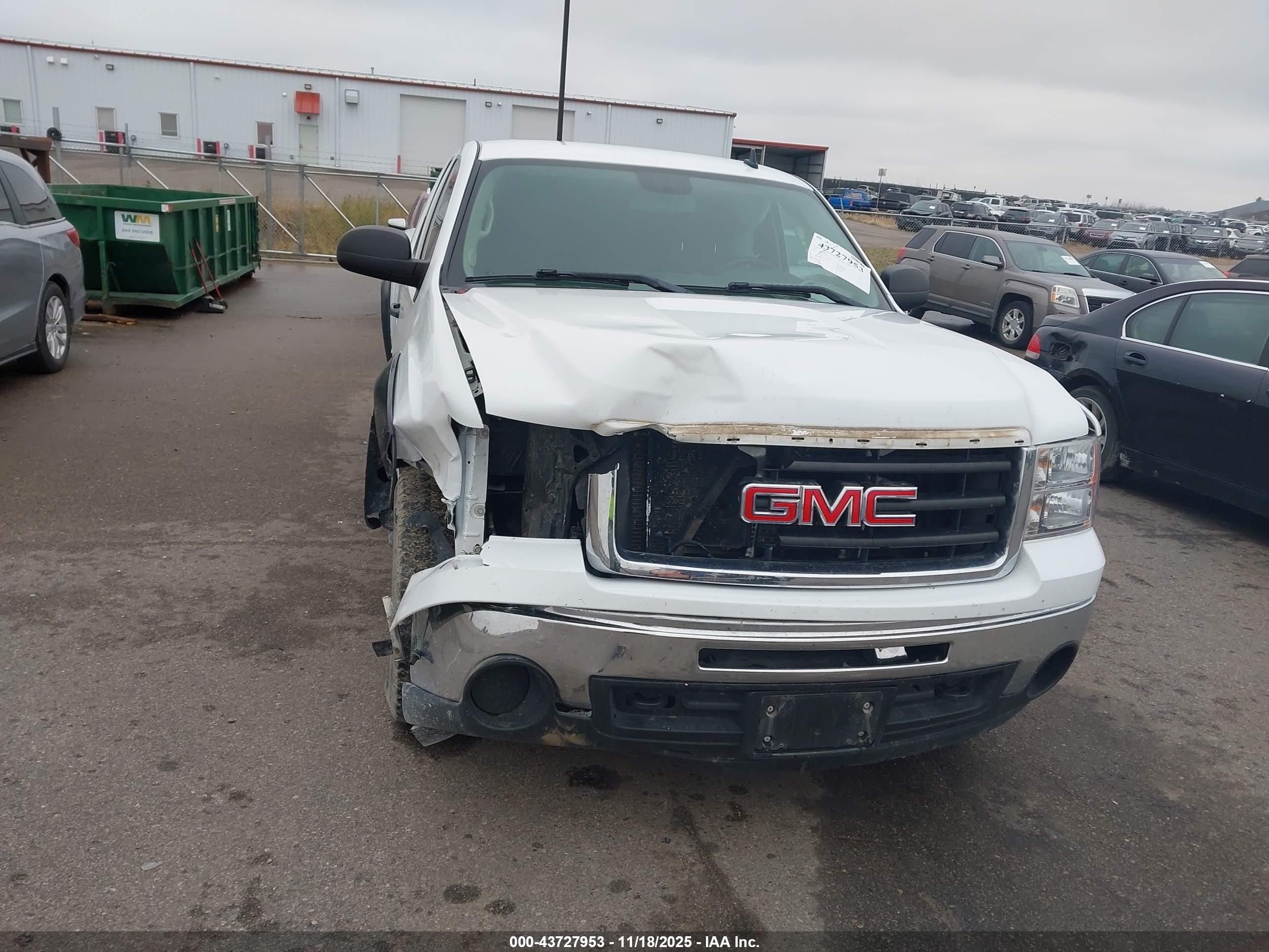GMC SIERRA image 6