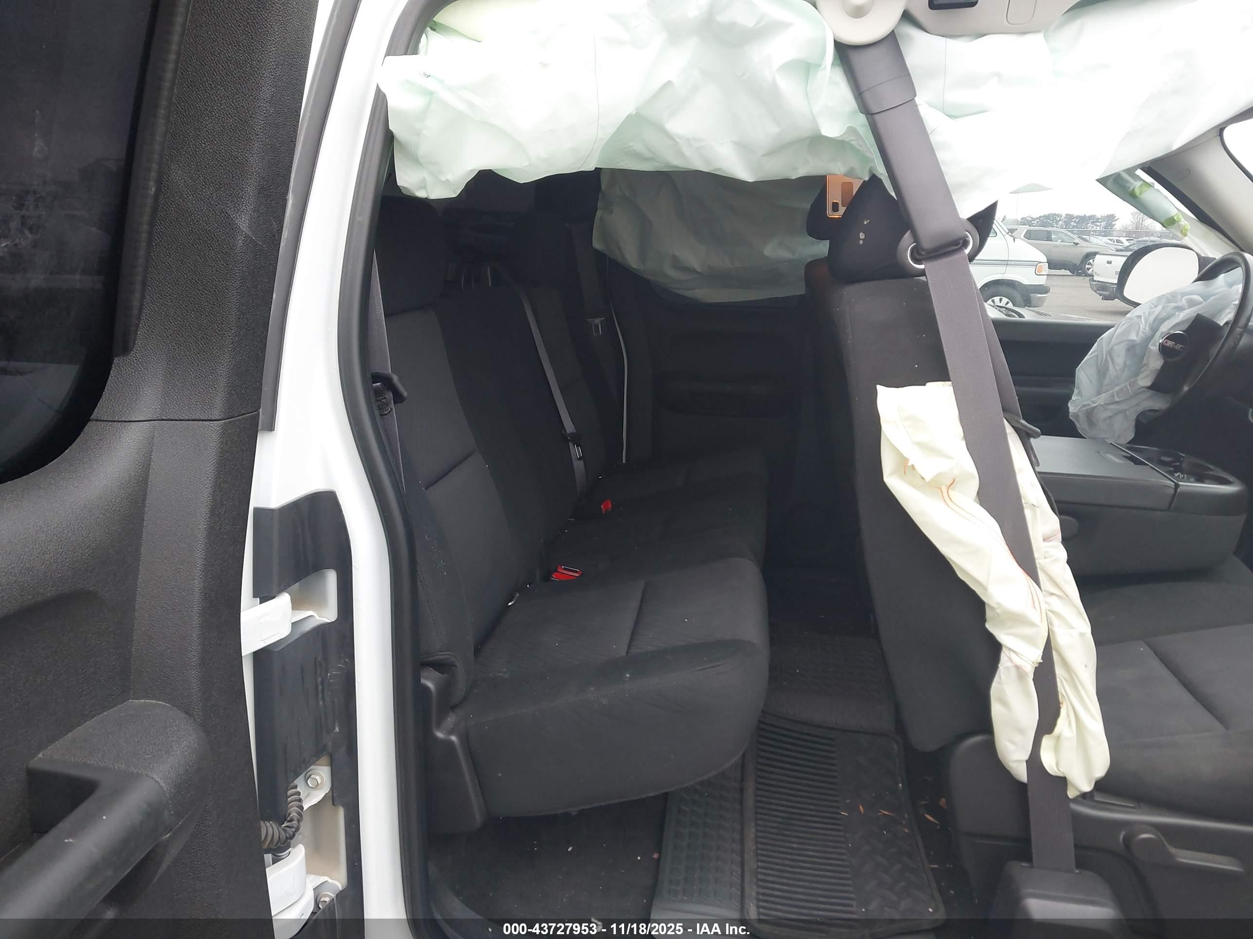 GMC SIERRA image 8