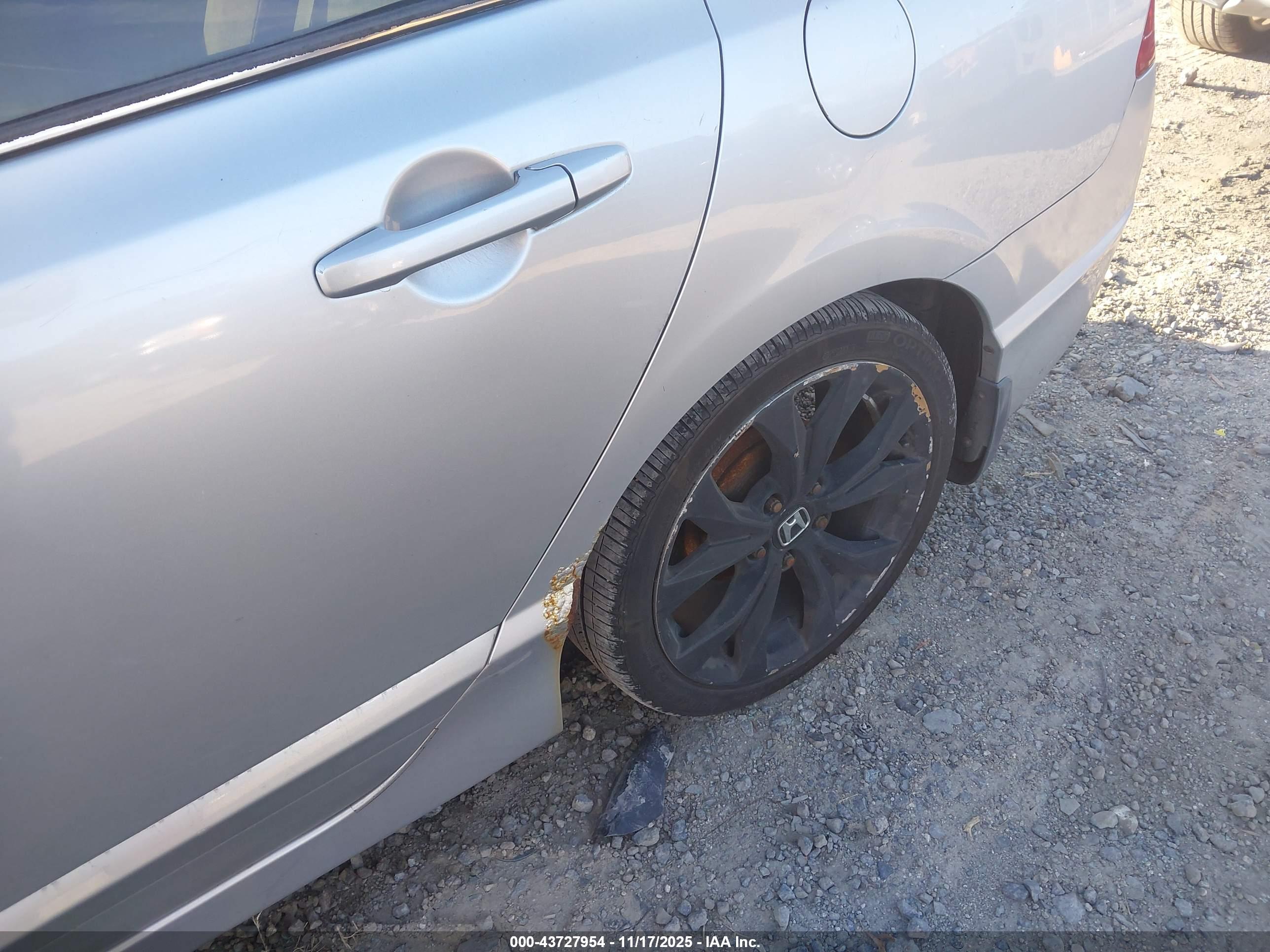 HONDA CIVIC image 6