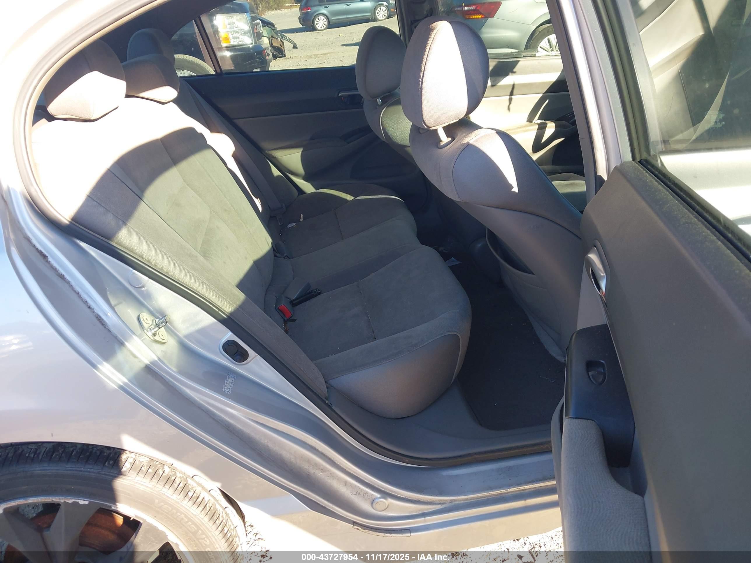 HONDA CIVIC image 8