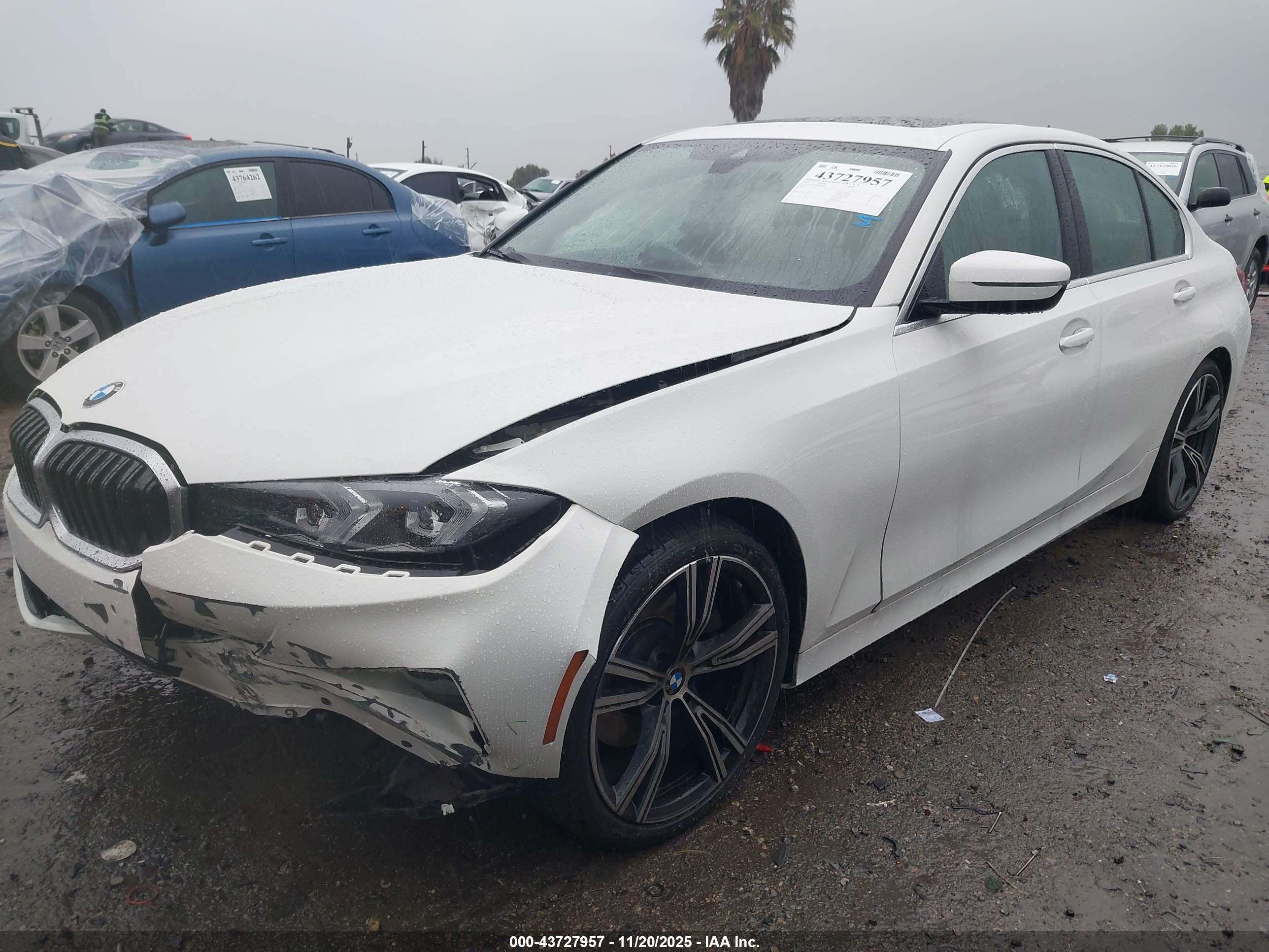 BMW 330I image 2