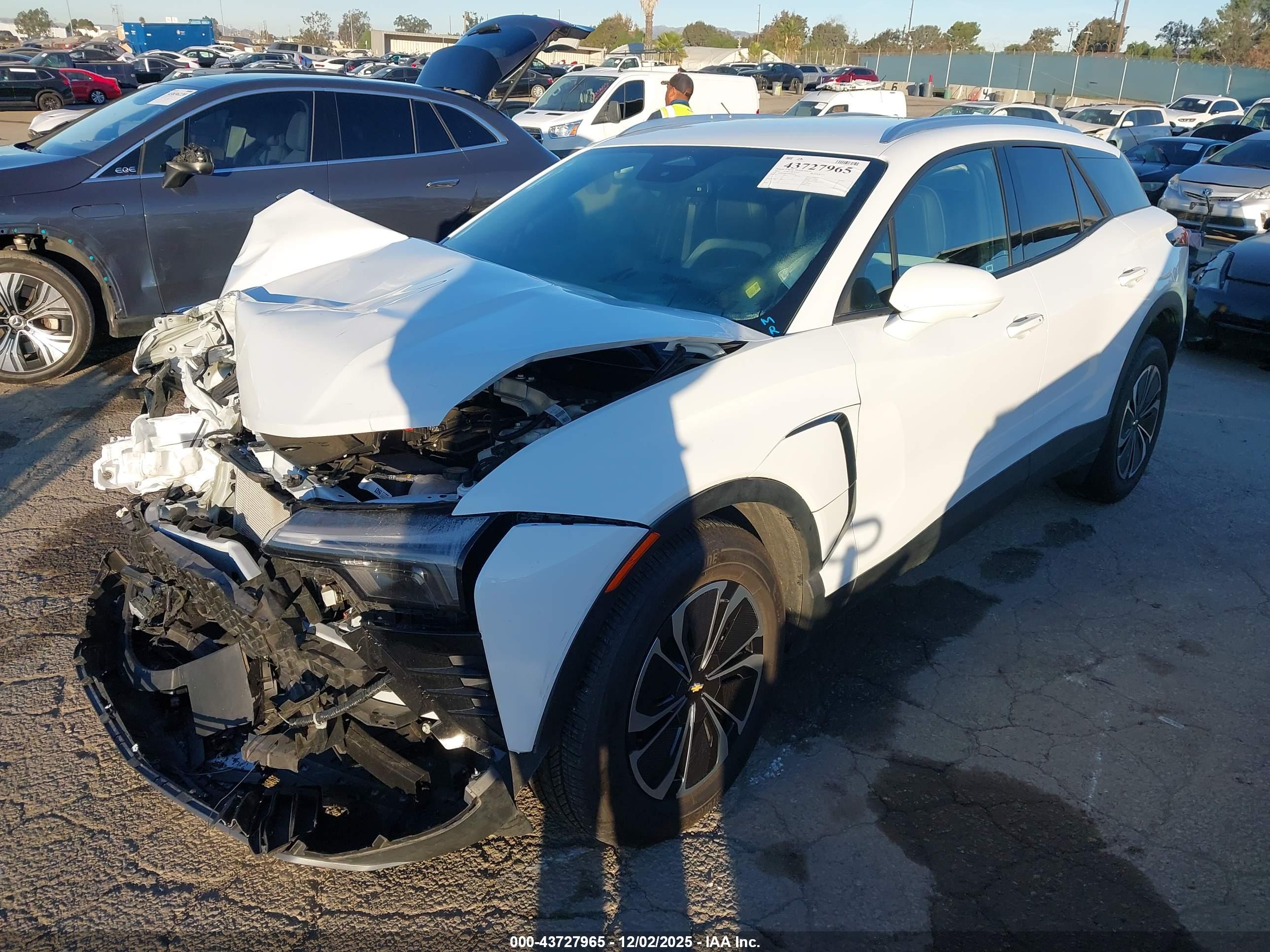 CHEVROLET BLAZER image 2