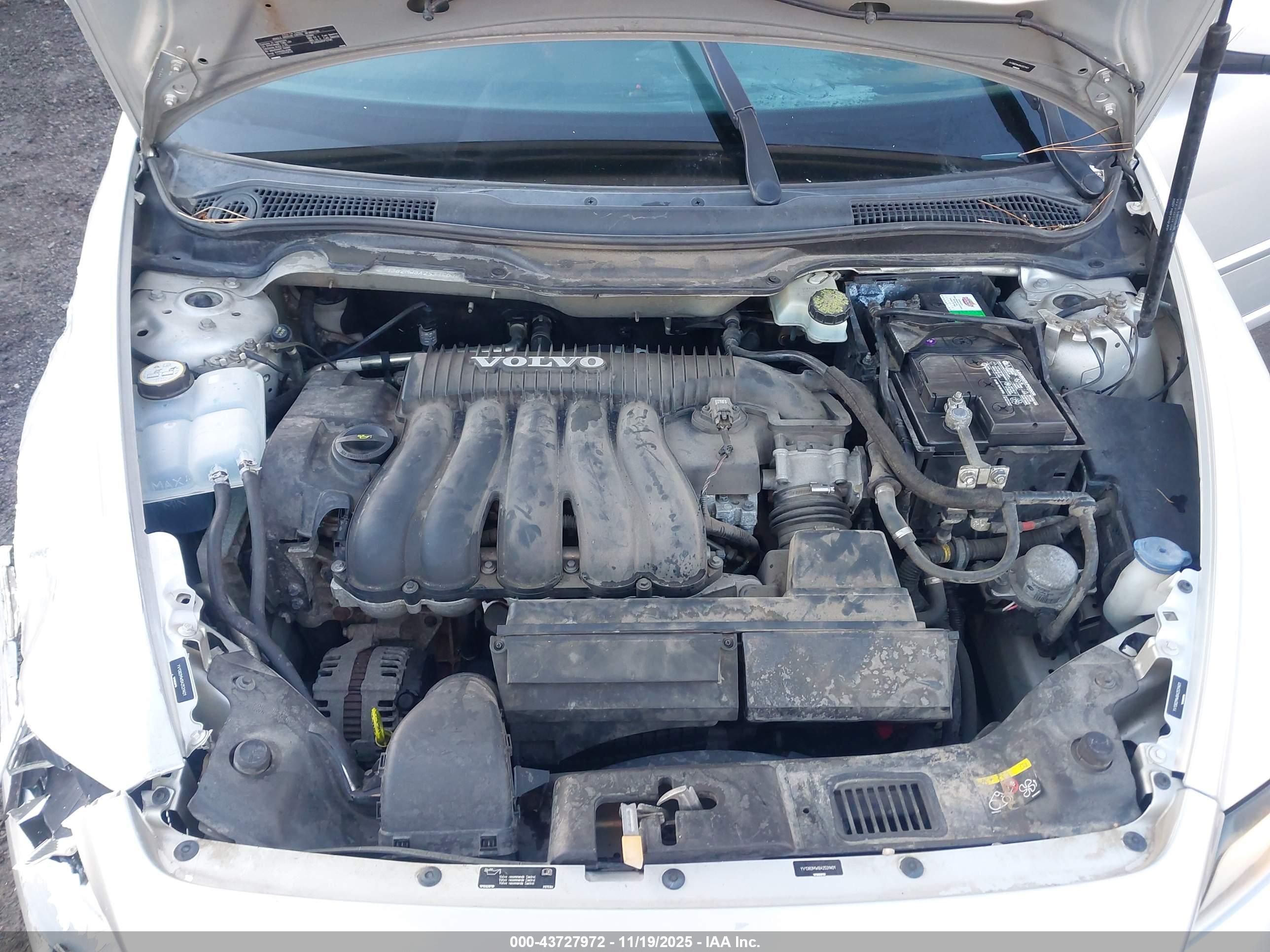 VOLVO V50 image 10