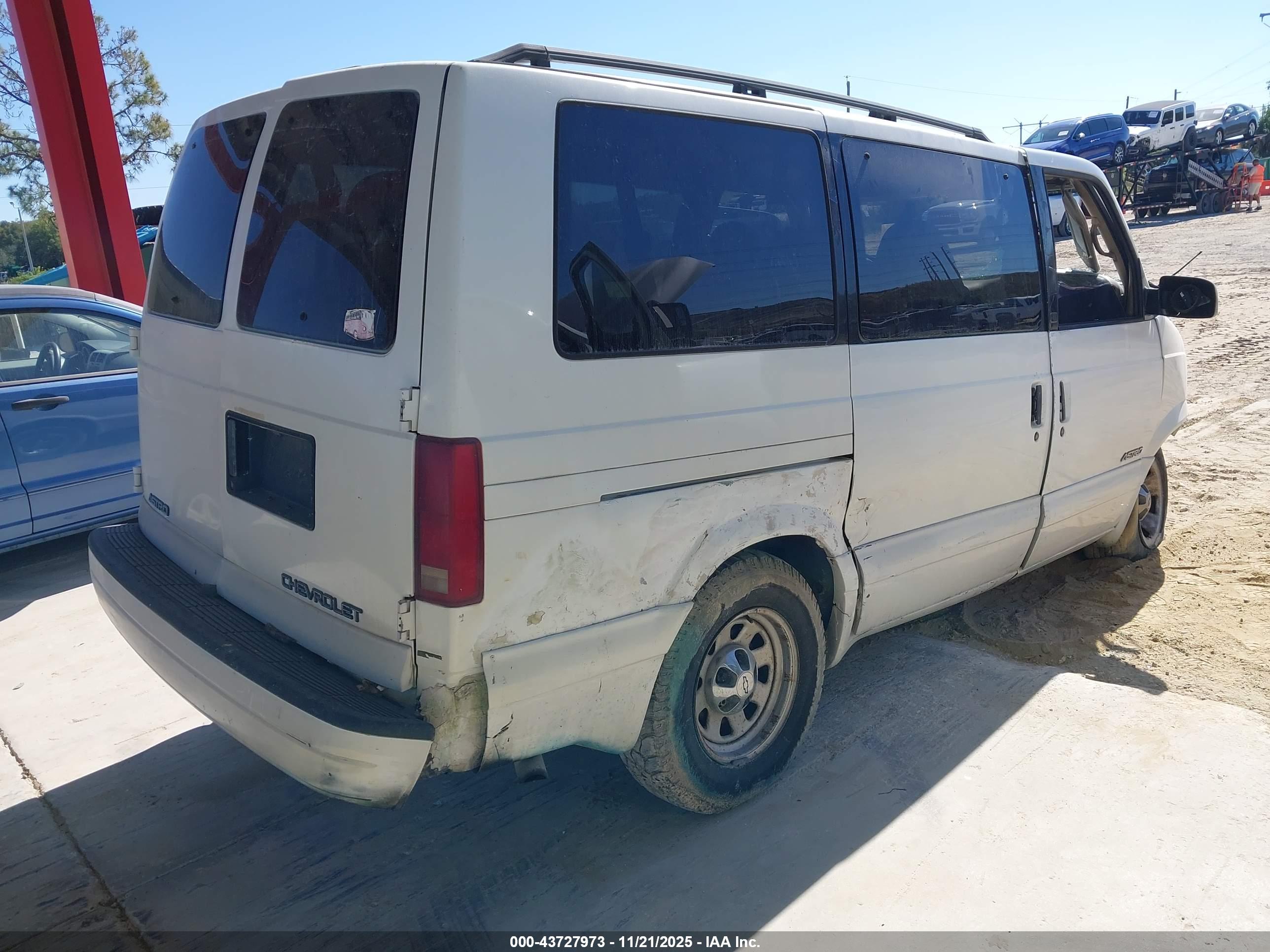 CHEVROLET ASTRO image 4