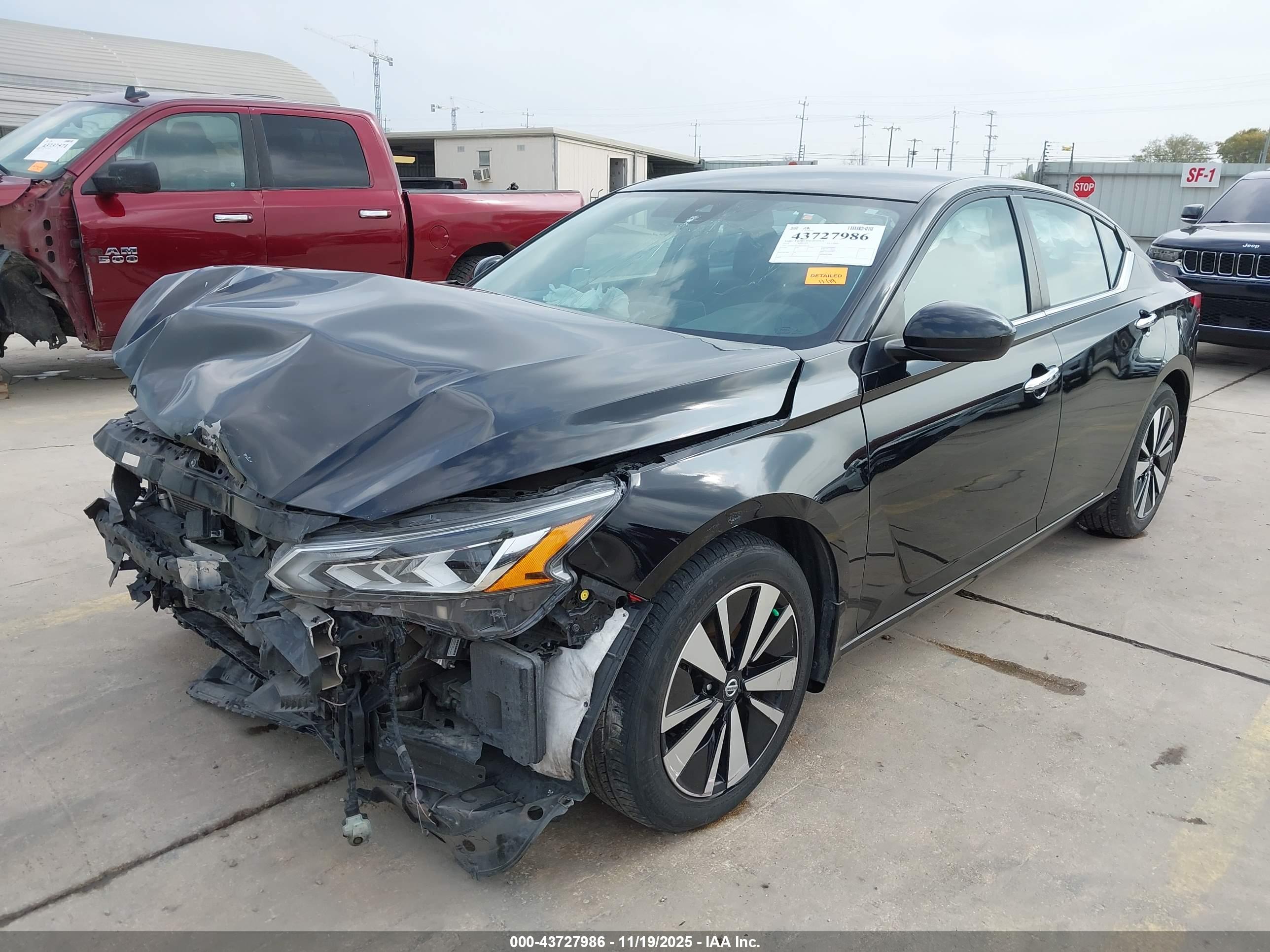NISSAN ALTIMA image 2