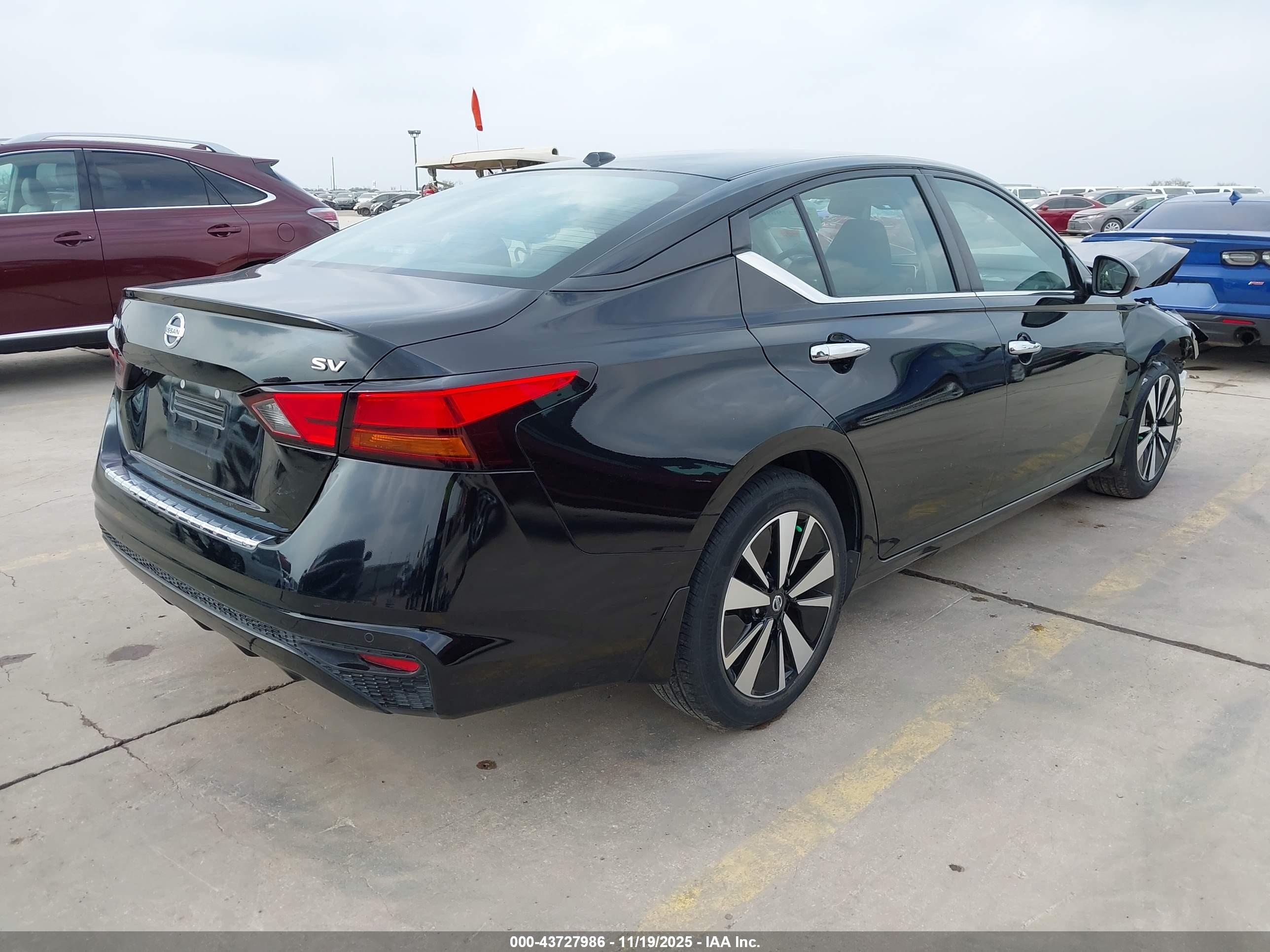 NISSAN ALTIMA image 4
