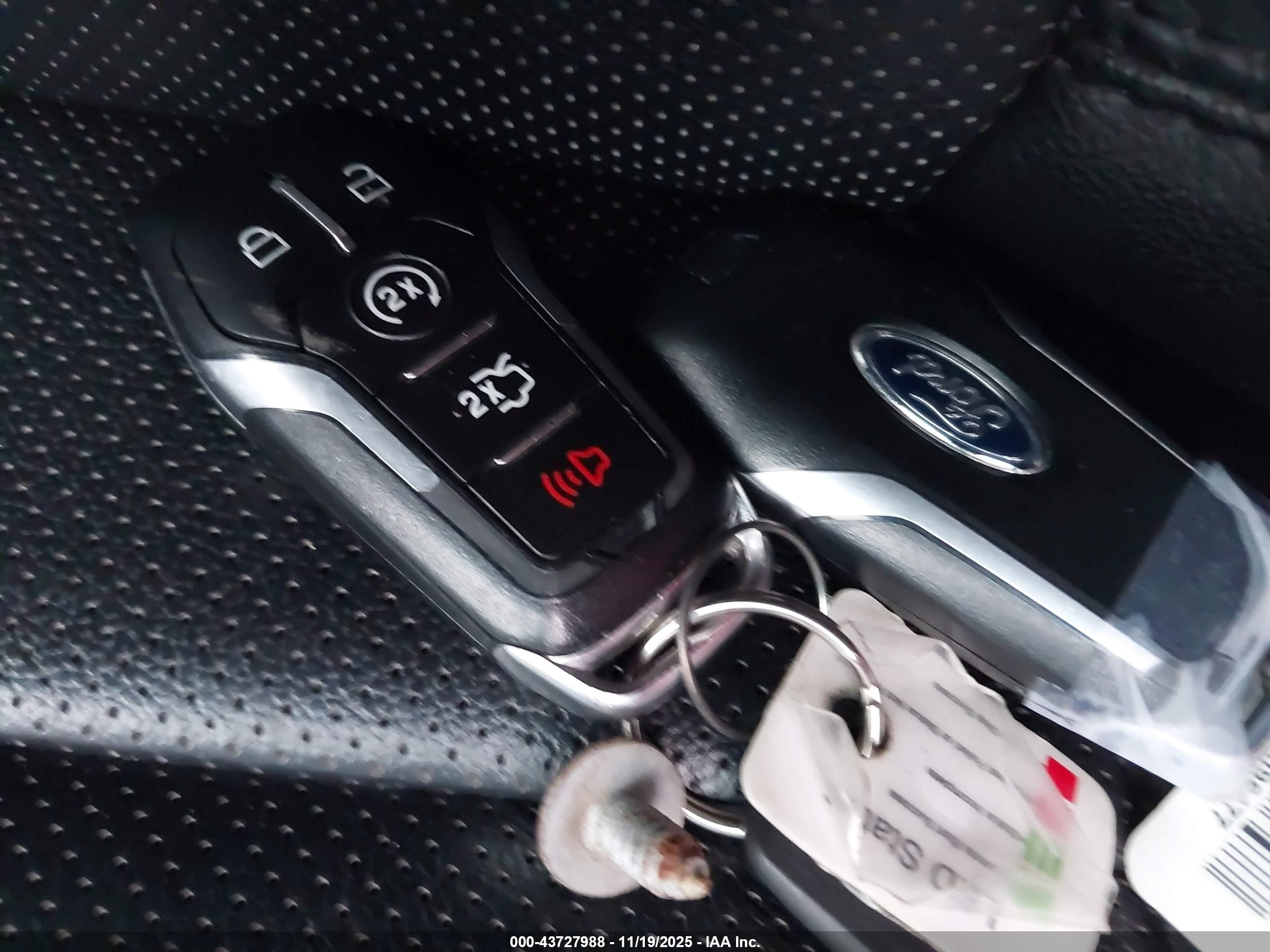 FORD EXPLORER image 11