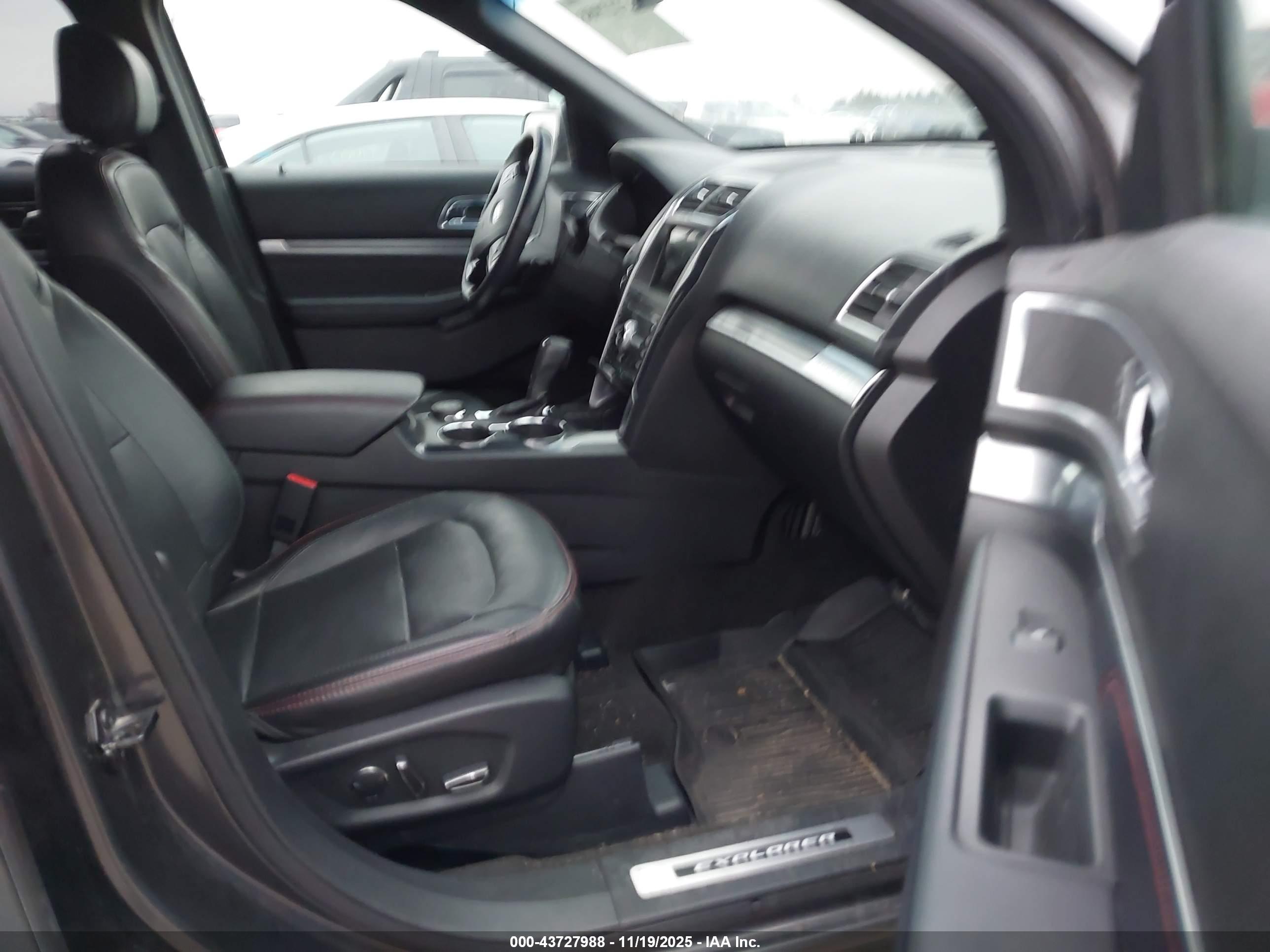 FORD EXPLORER image 5