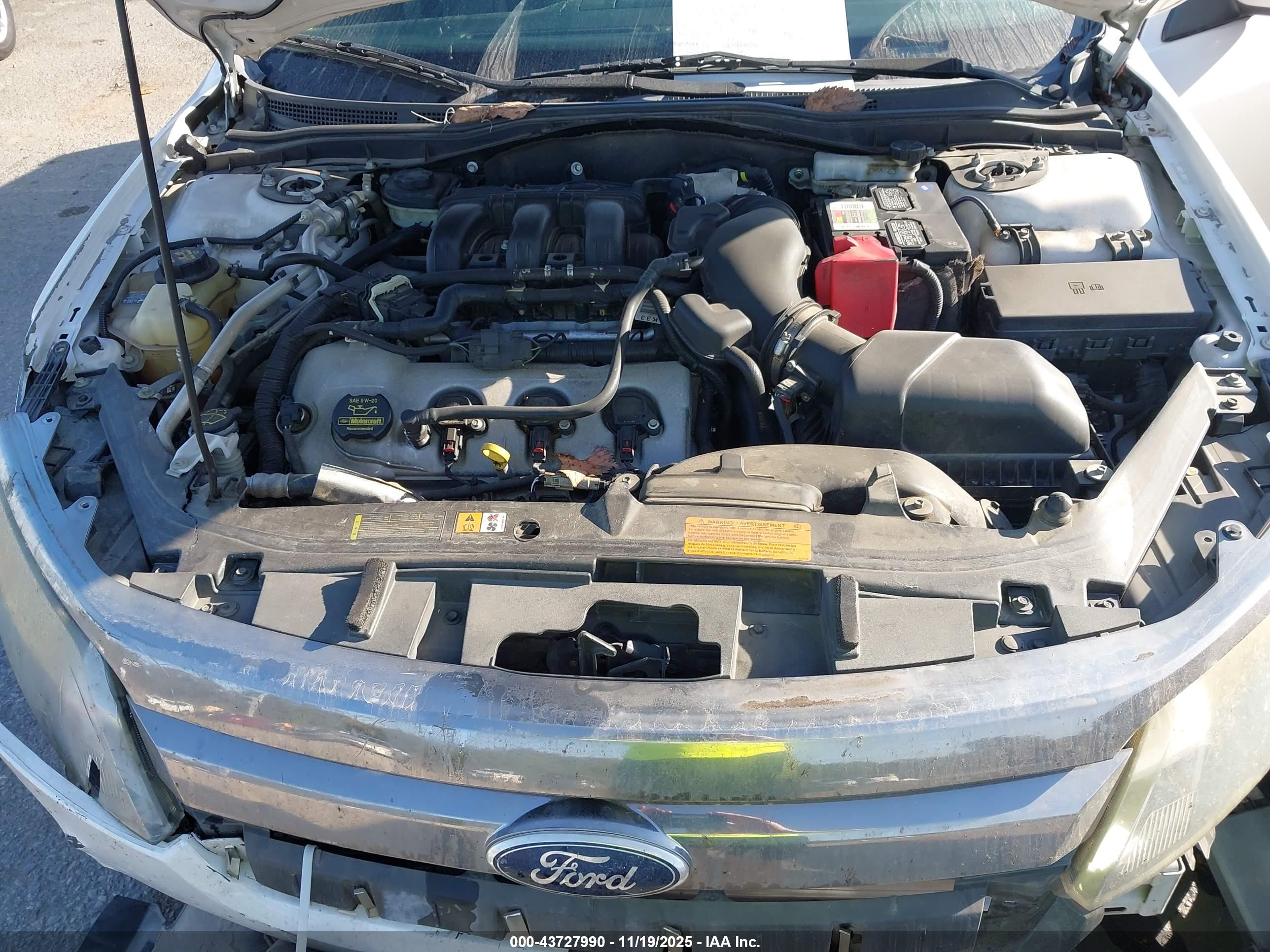 FORD FUSION image 10