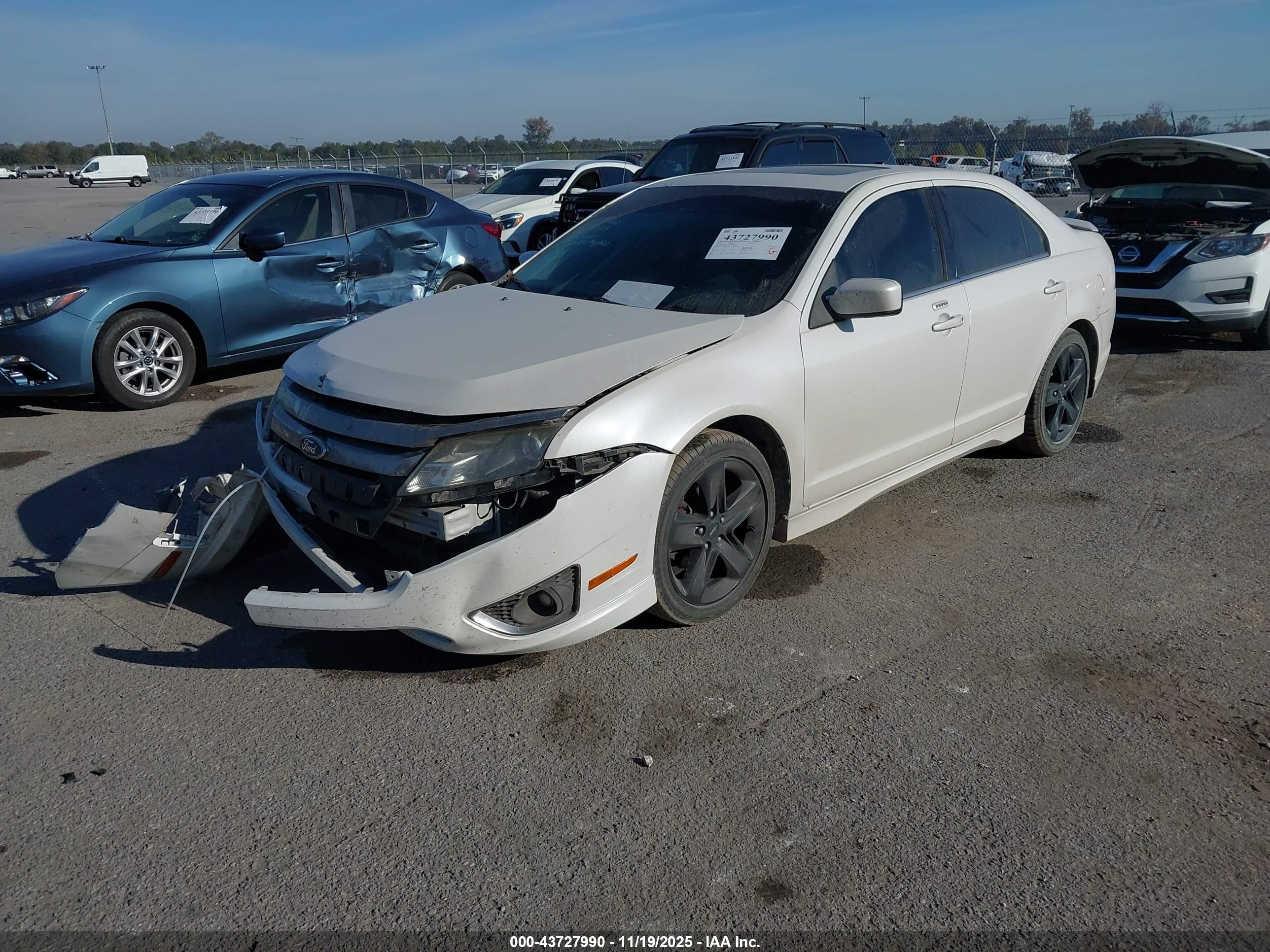 FORD FUSION image 2