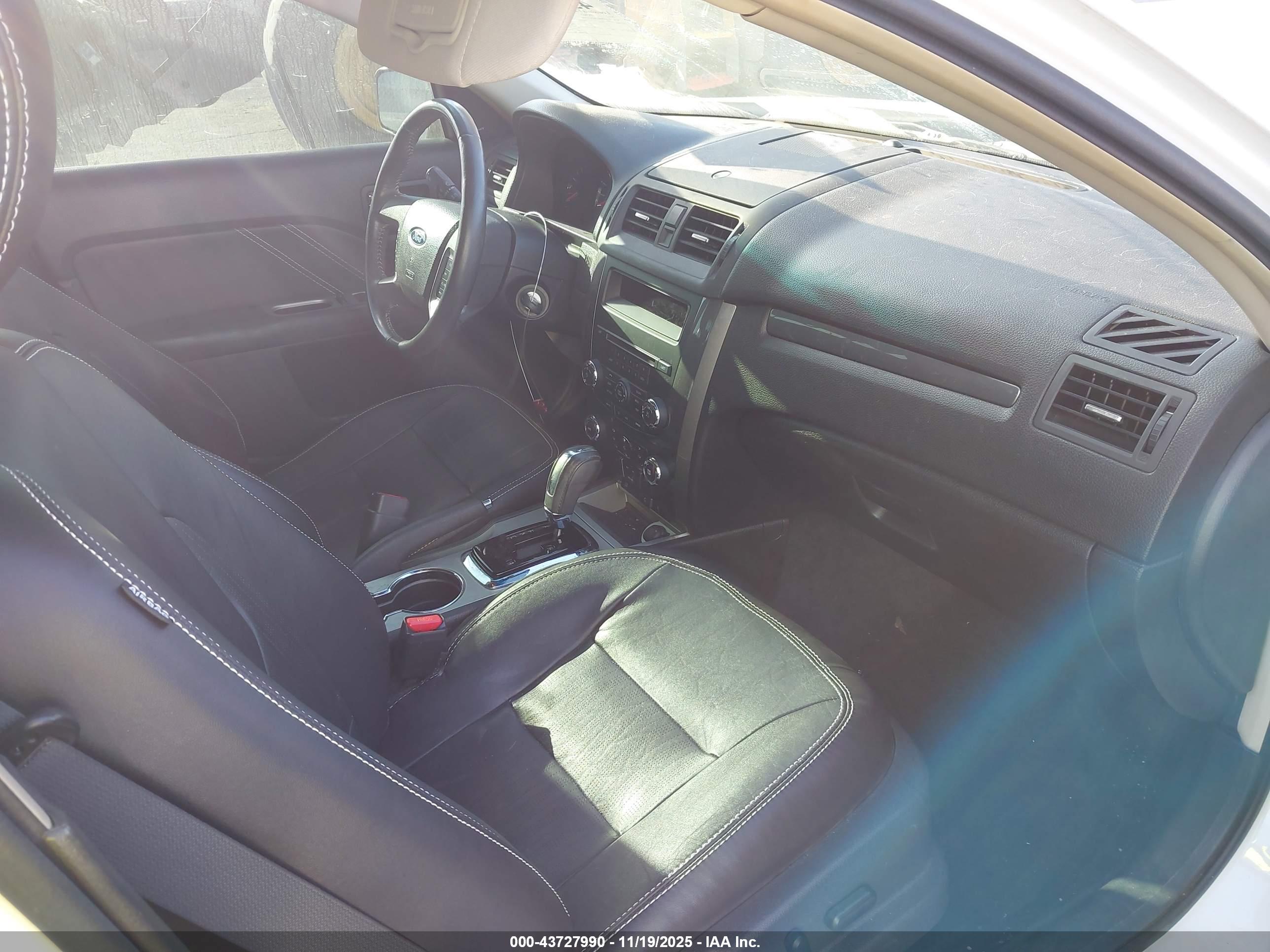 FORD FUSION image 5