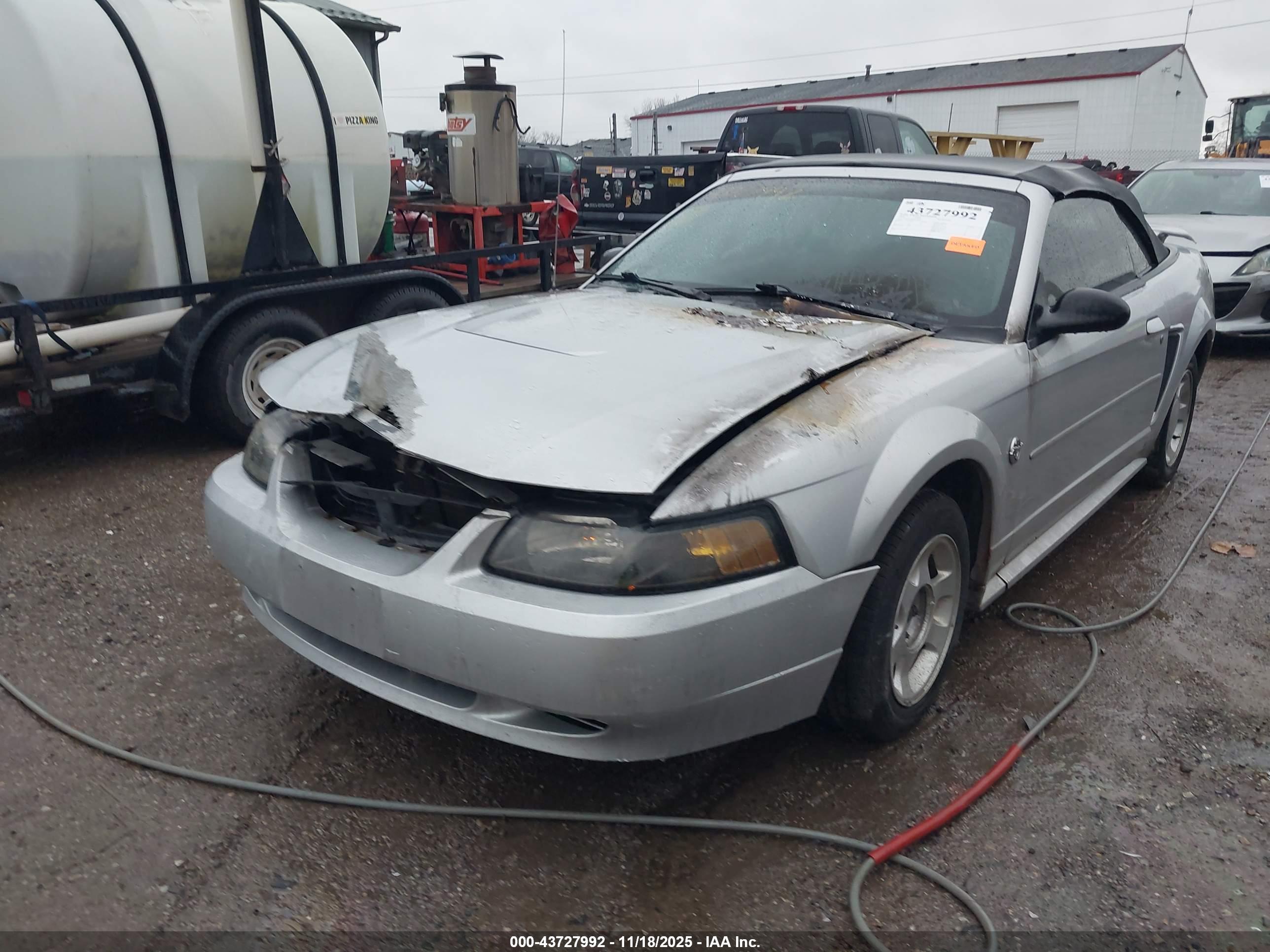 FORD MUSTANG image 2