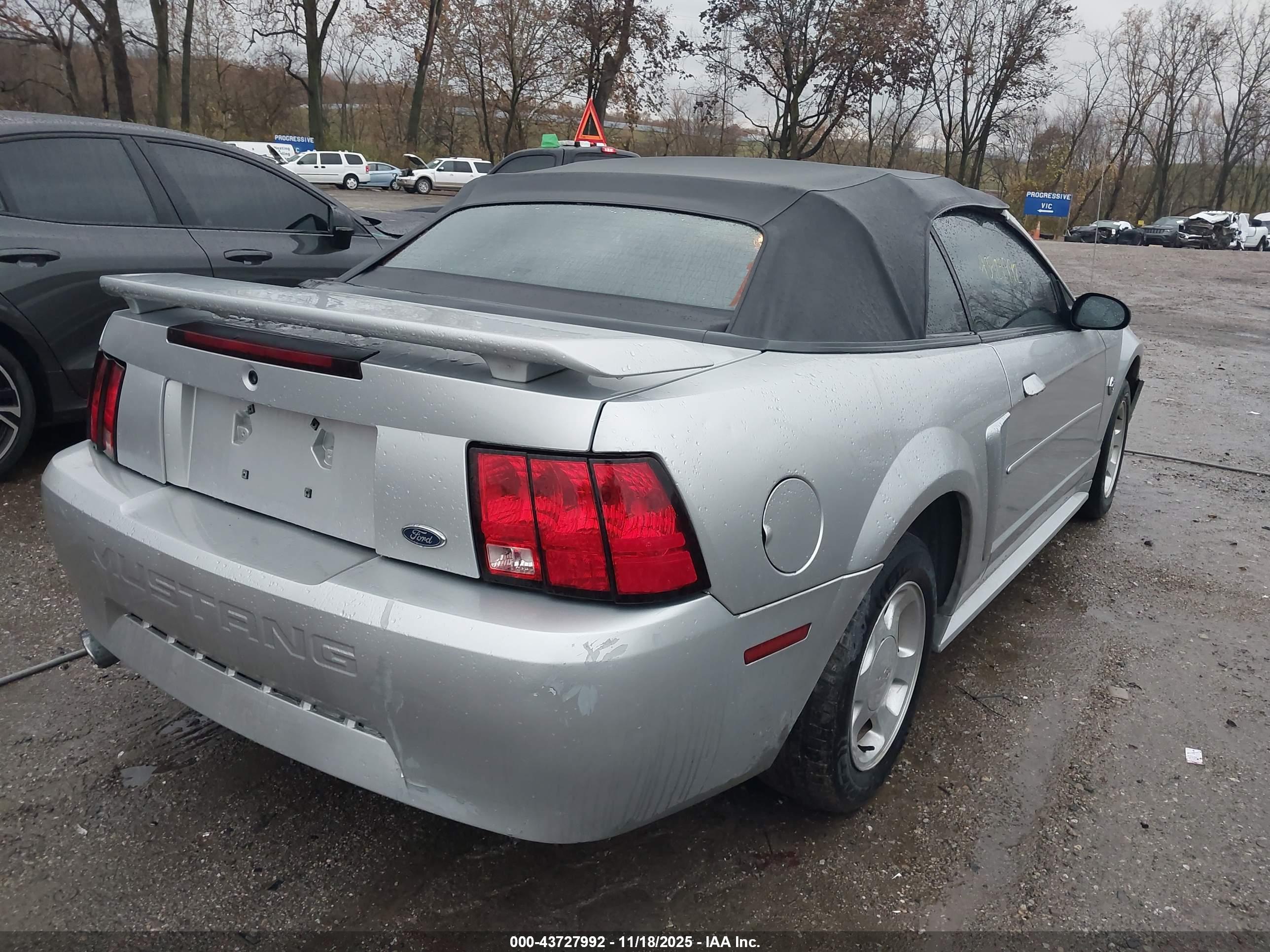 FORD MUSTANG image 4
