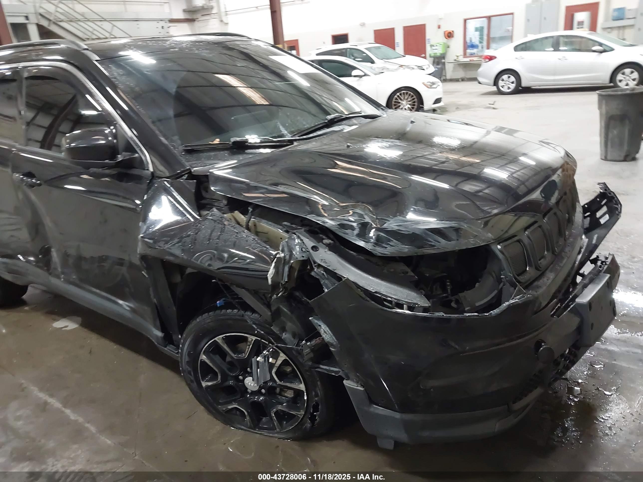 JEEP COMPASS image 6