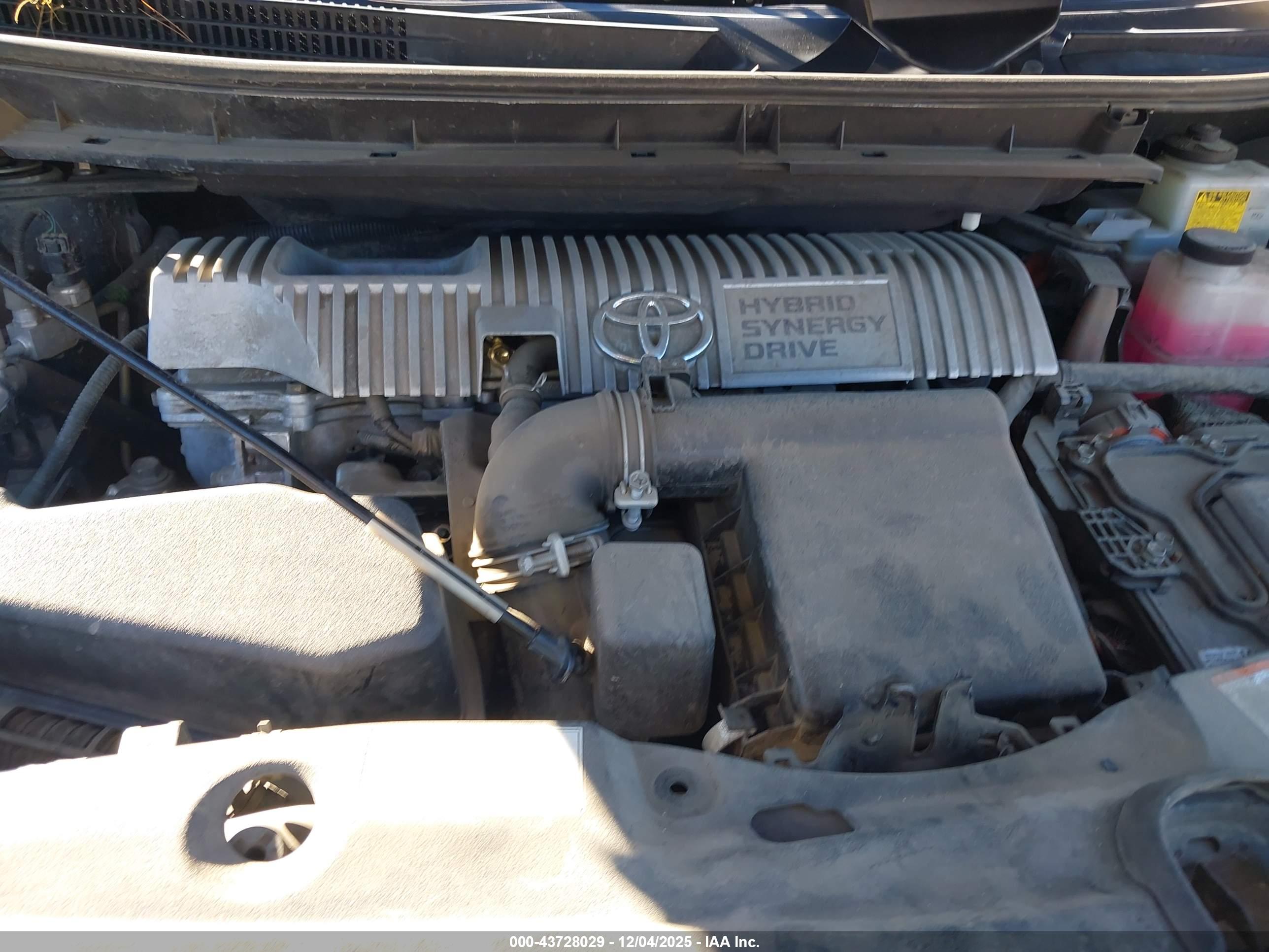 TOYOTA PRIUS image 10