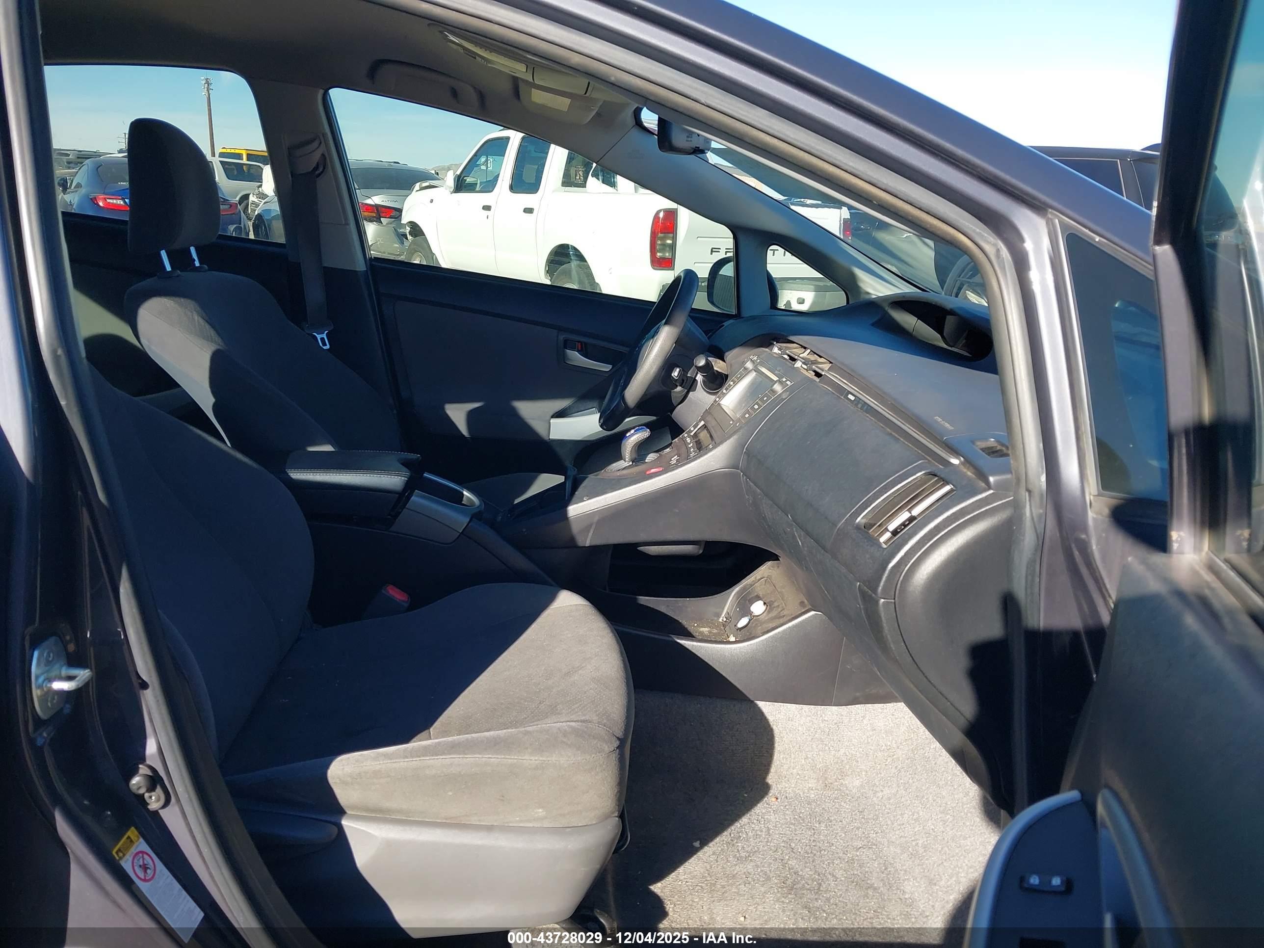 TOYOTA PRIUS image 5