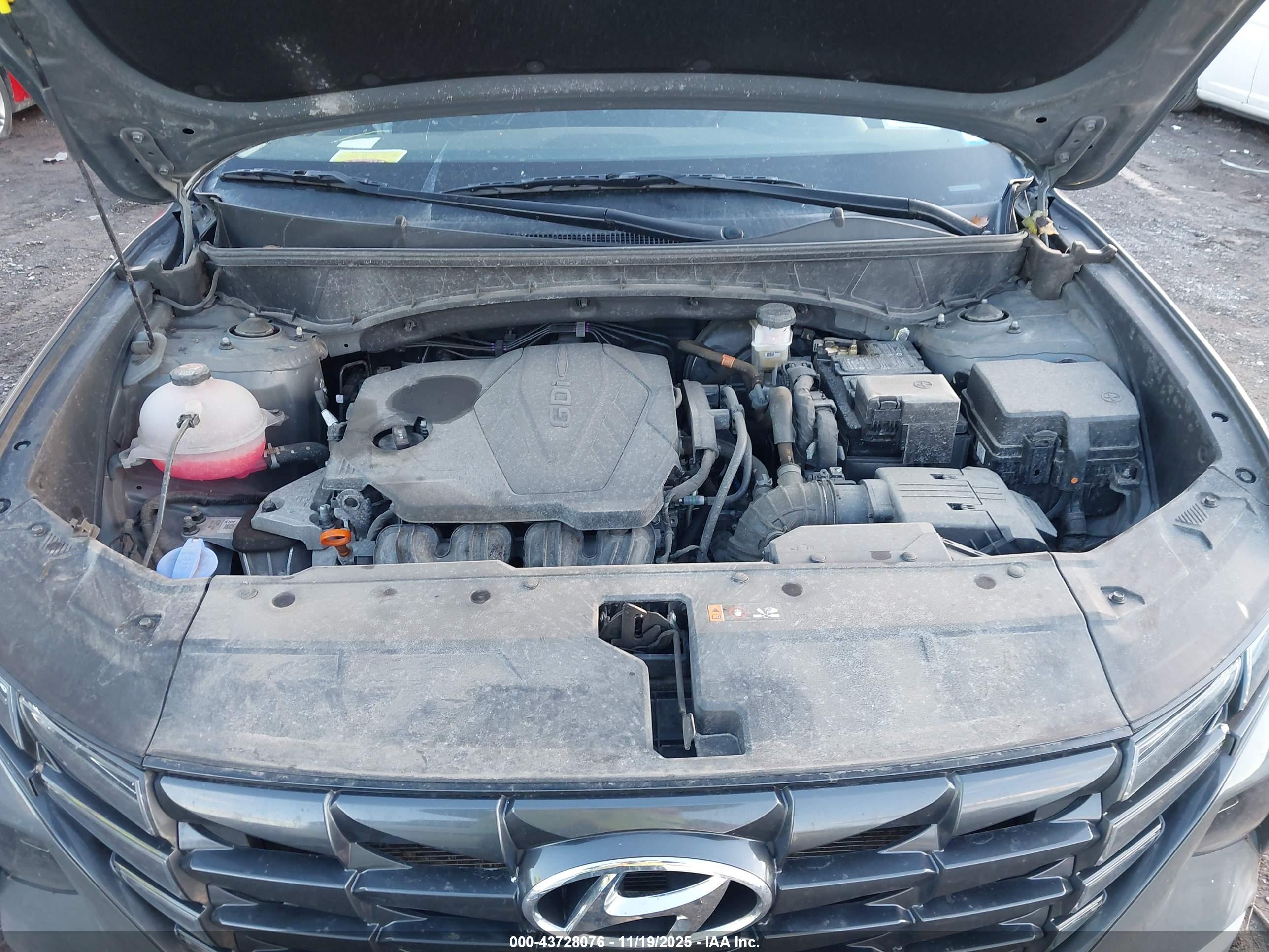 HYUNDAI TUCSON image 10