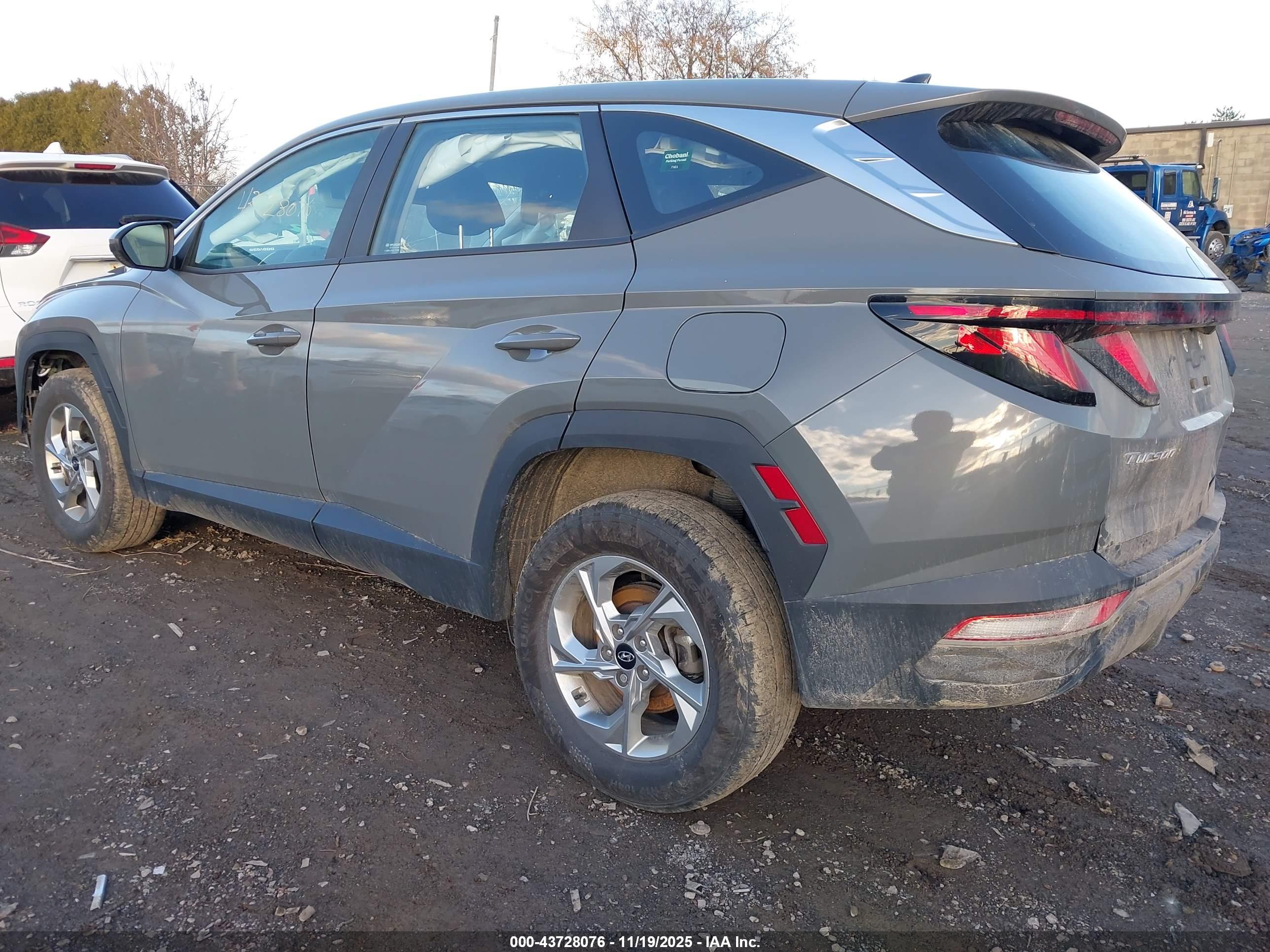 HYUNDAI TUCSON image 3
