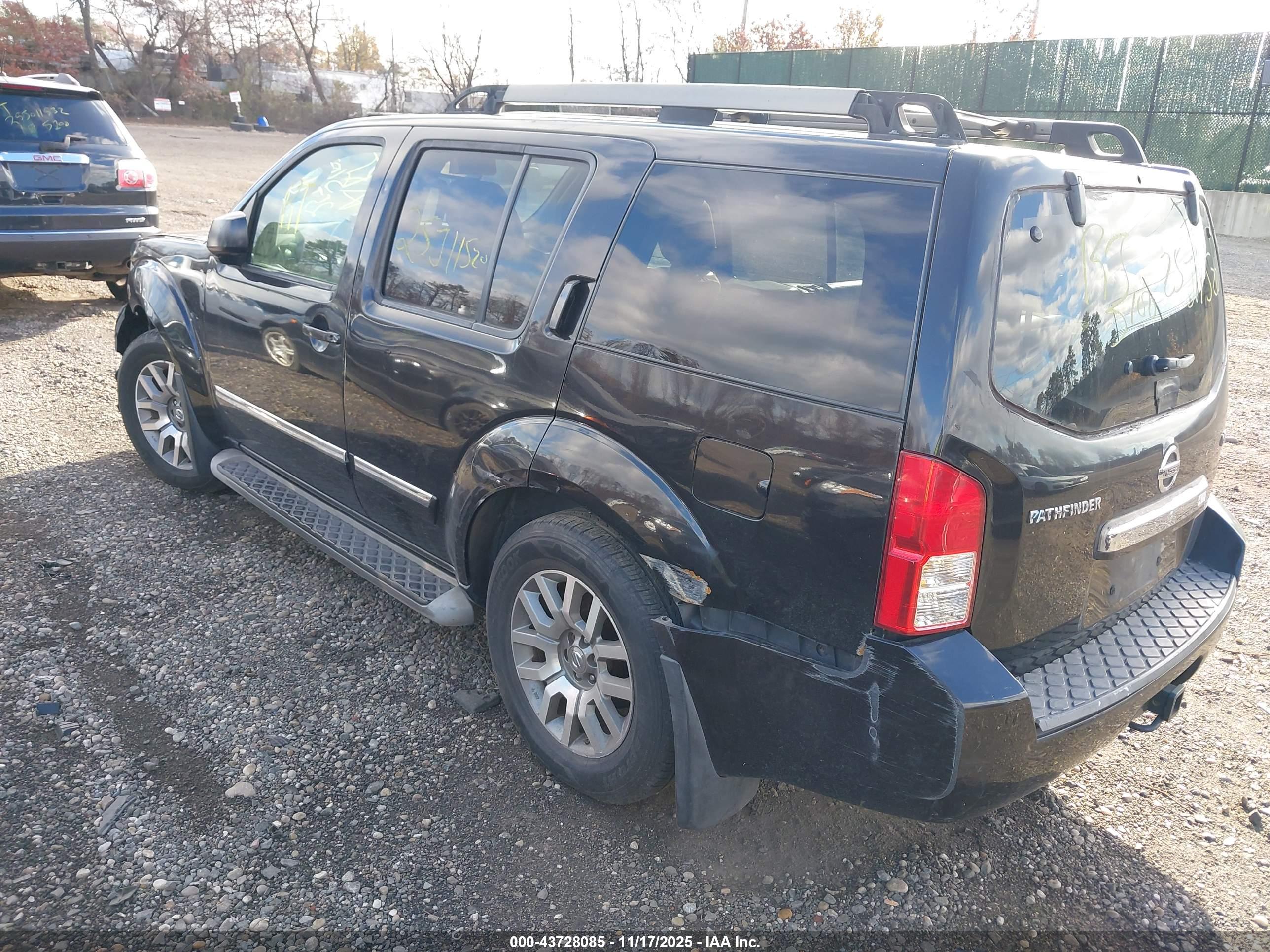 NISSAN PATHFINDER image 3