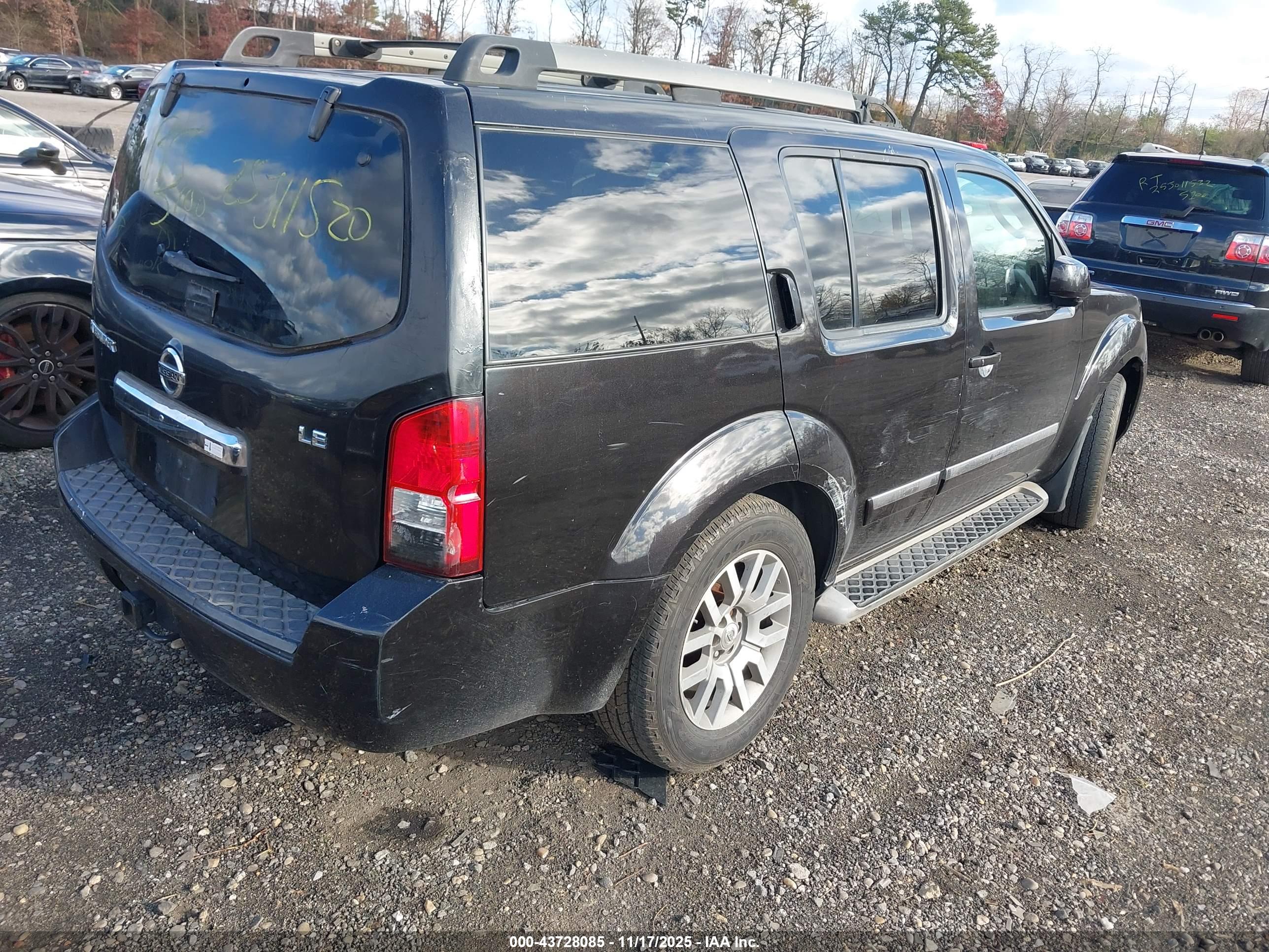 NISSAN PATHFINDER image 4
