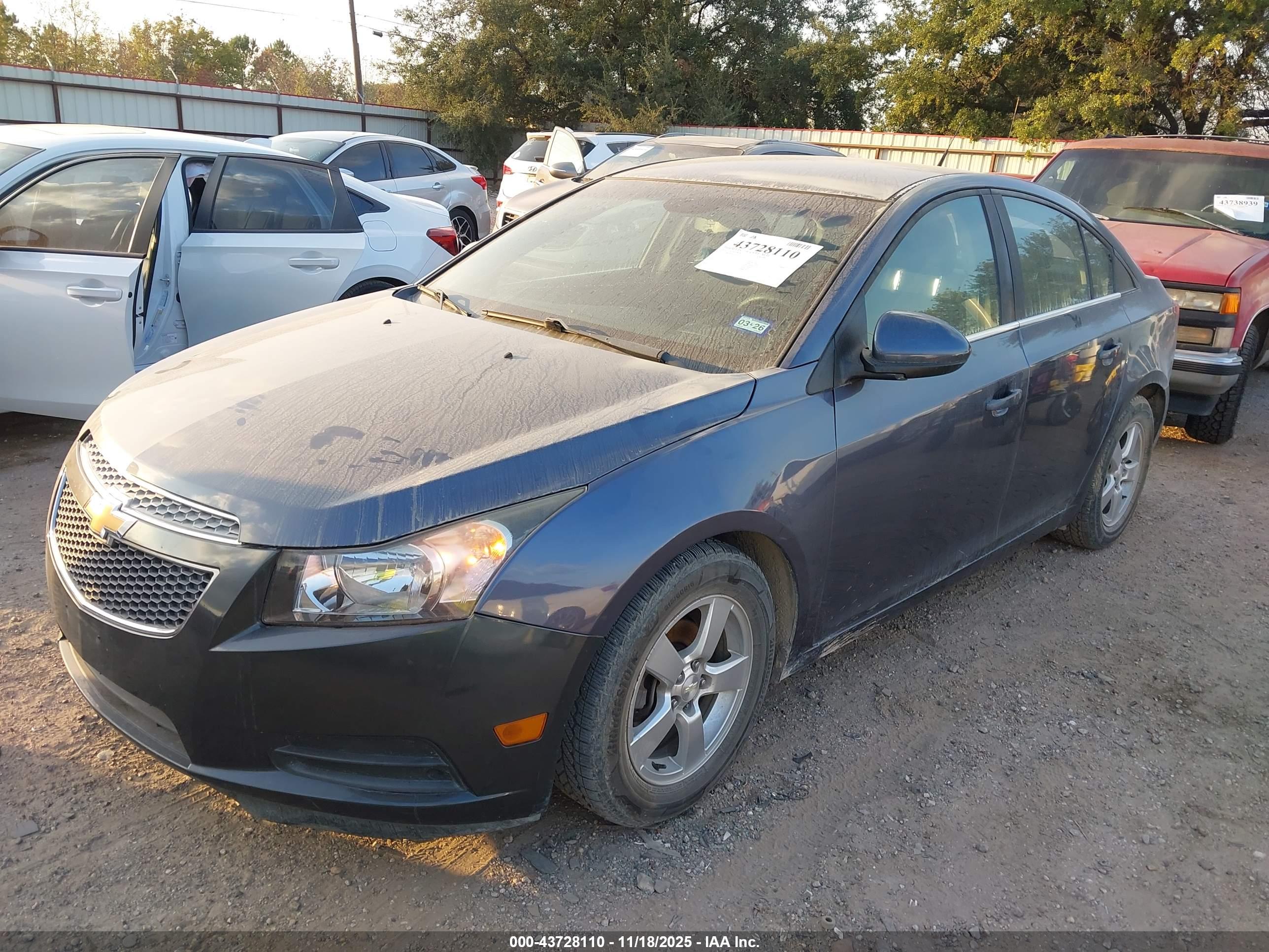 CHEVROLET CRUZE image 2