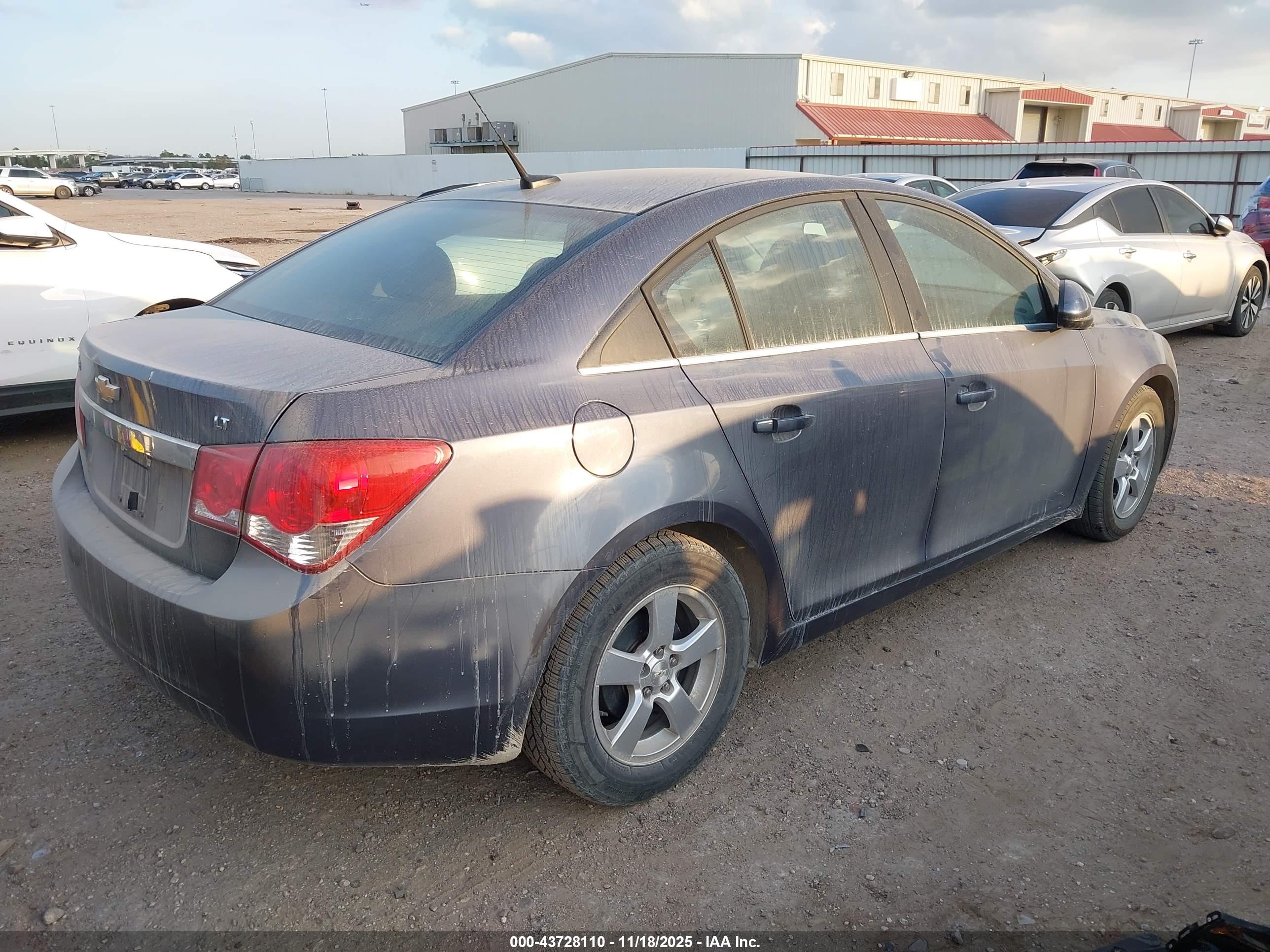CHEVROLET CRUZE image 4
