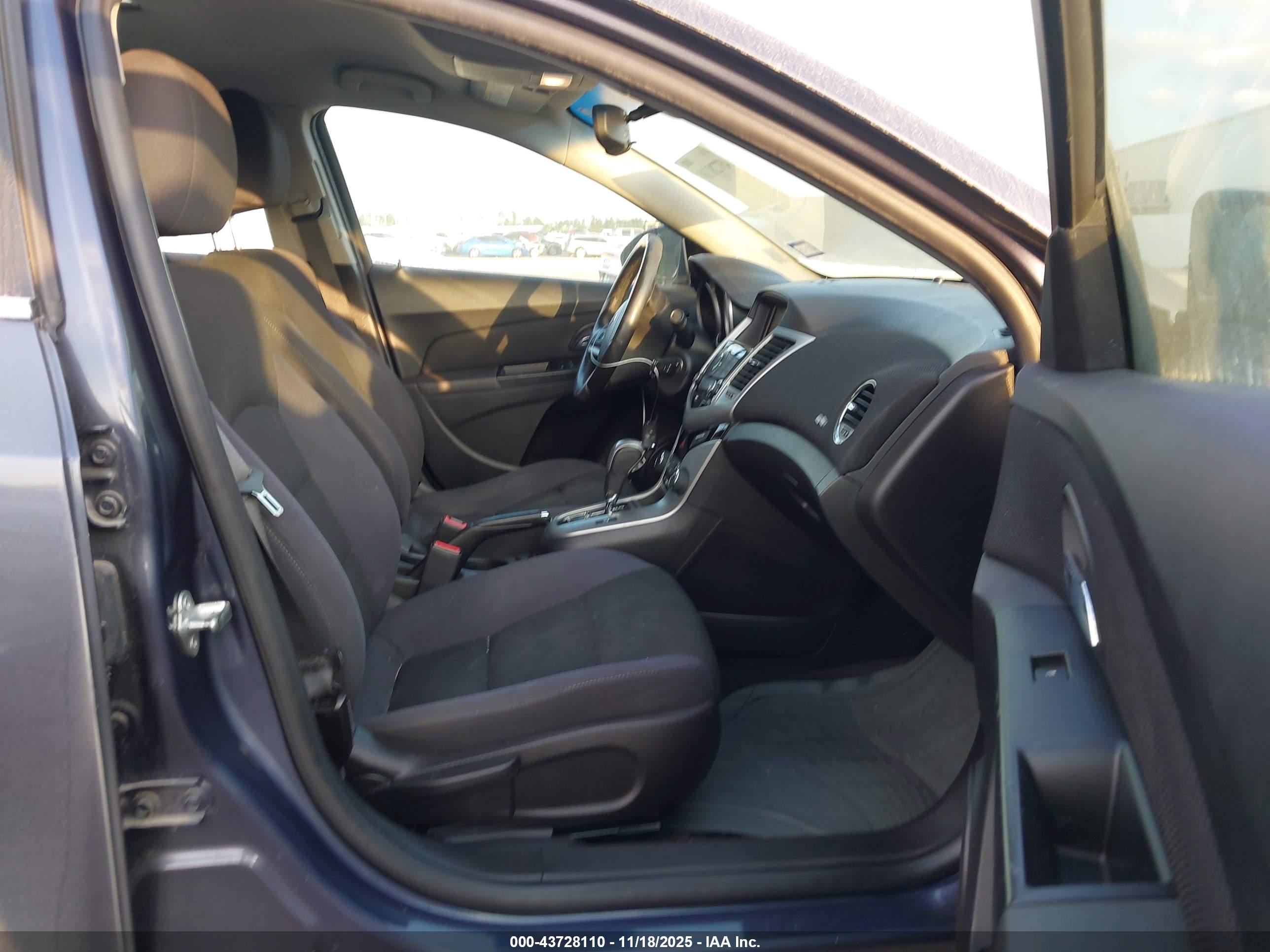 CHEVROLET CRUZE image 5