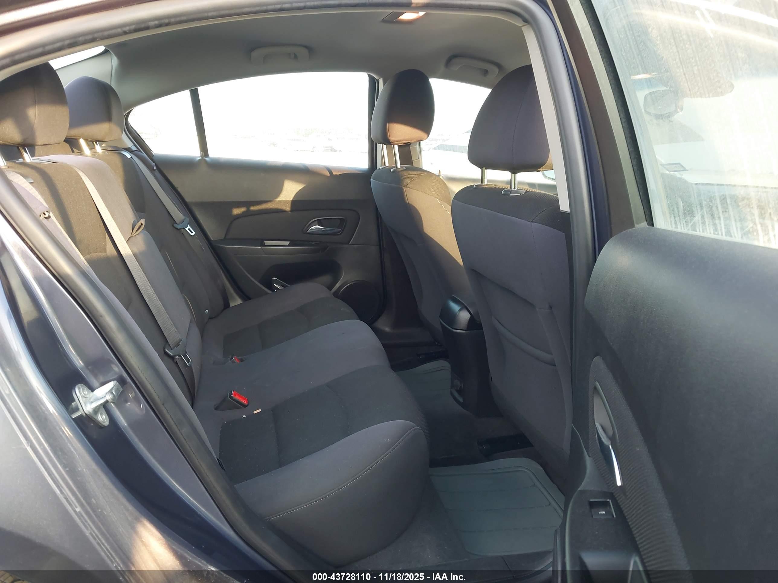 CHEVROLET CRUZE image 8