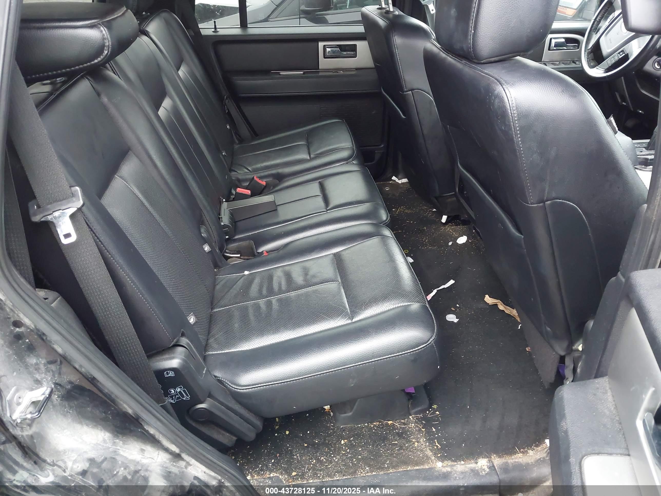 FORD EXPEDITION image 8