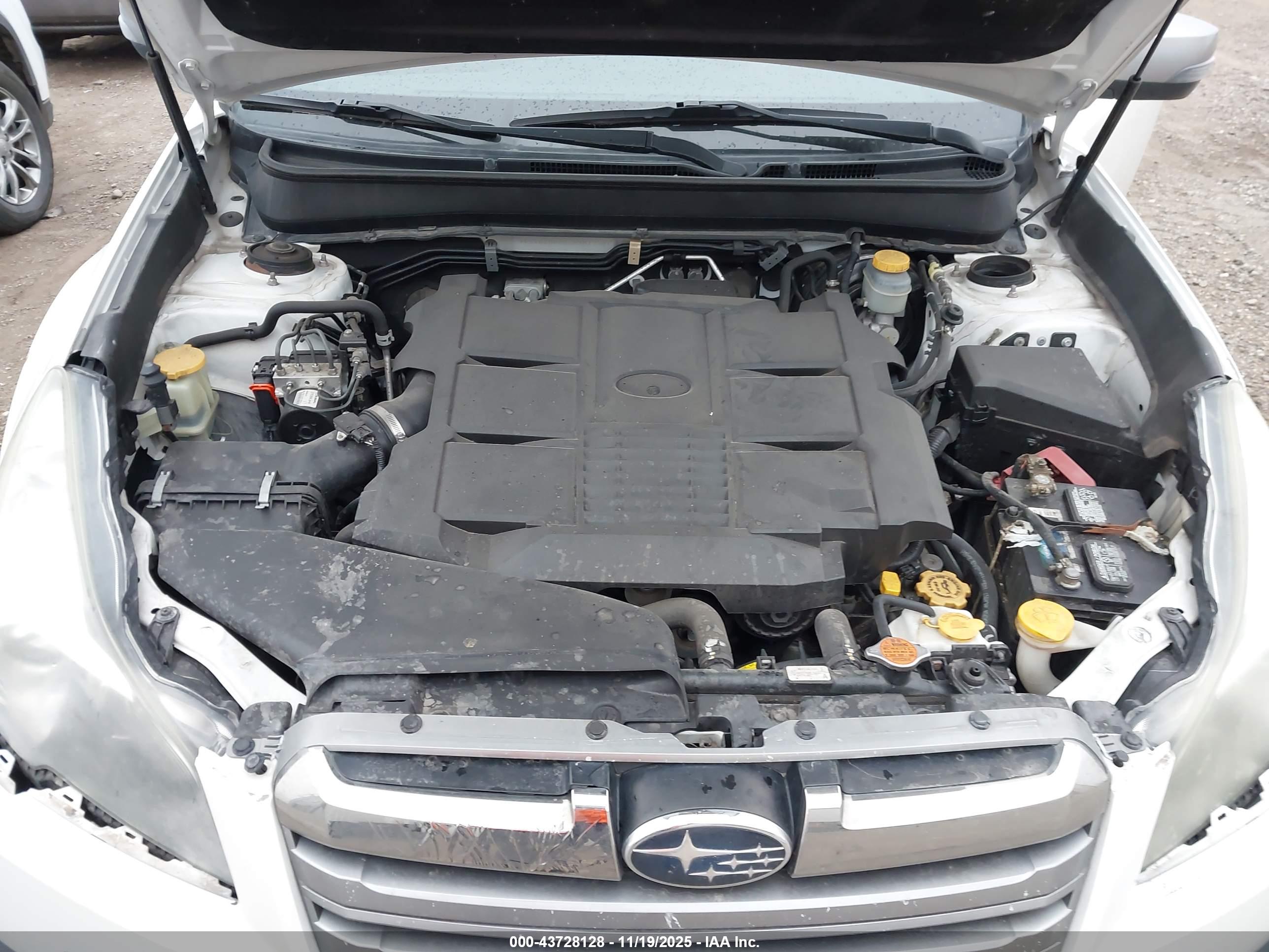 SUBARU OUTBACK image 10