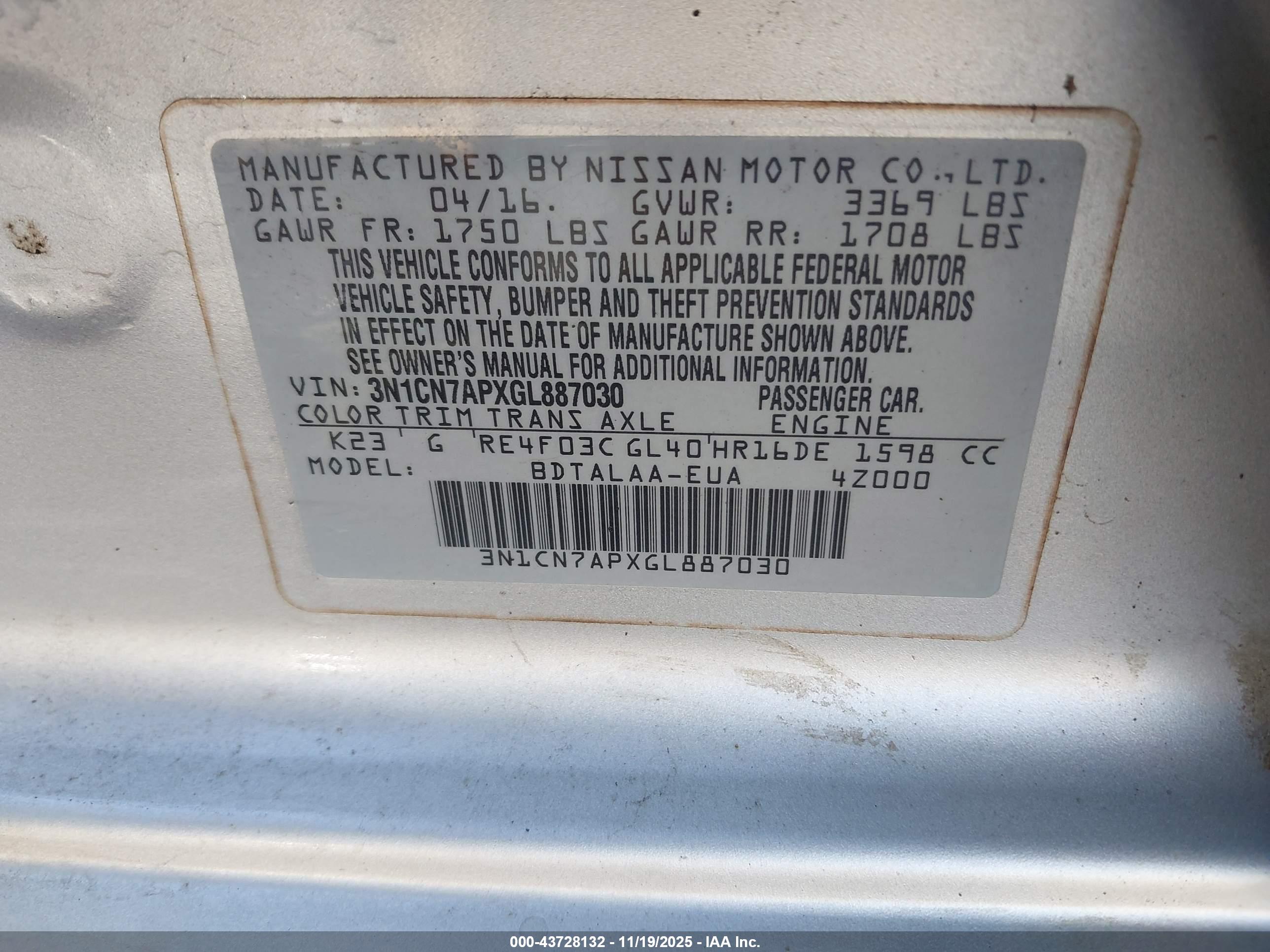 NISSAN VERSA image 9