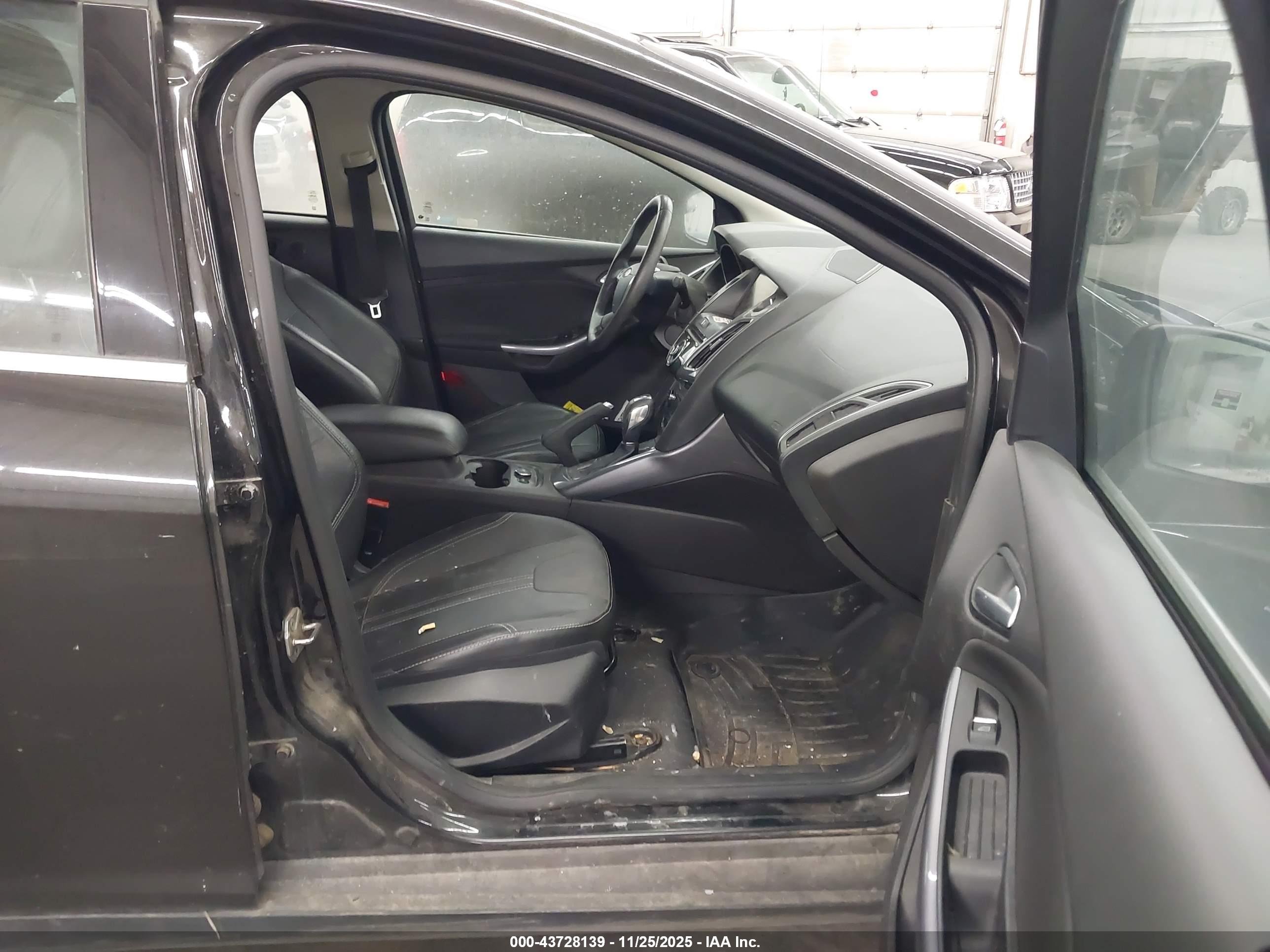 FORD FOCUS image 5