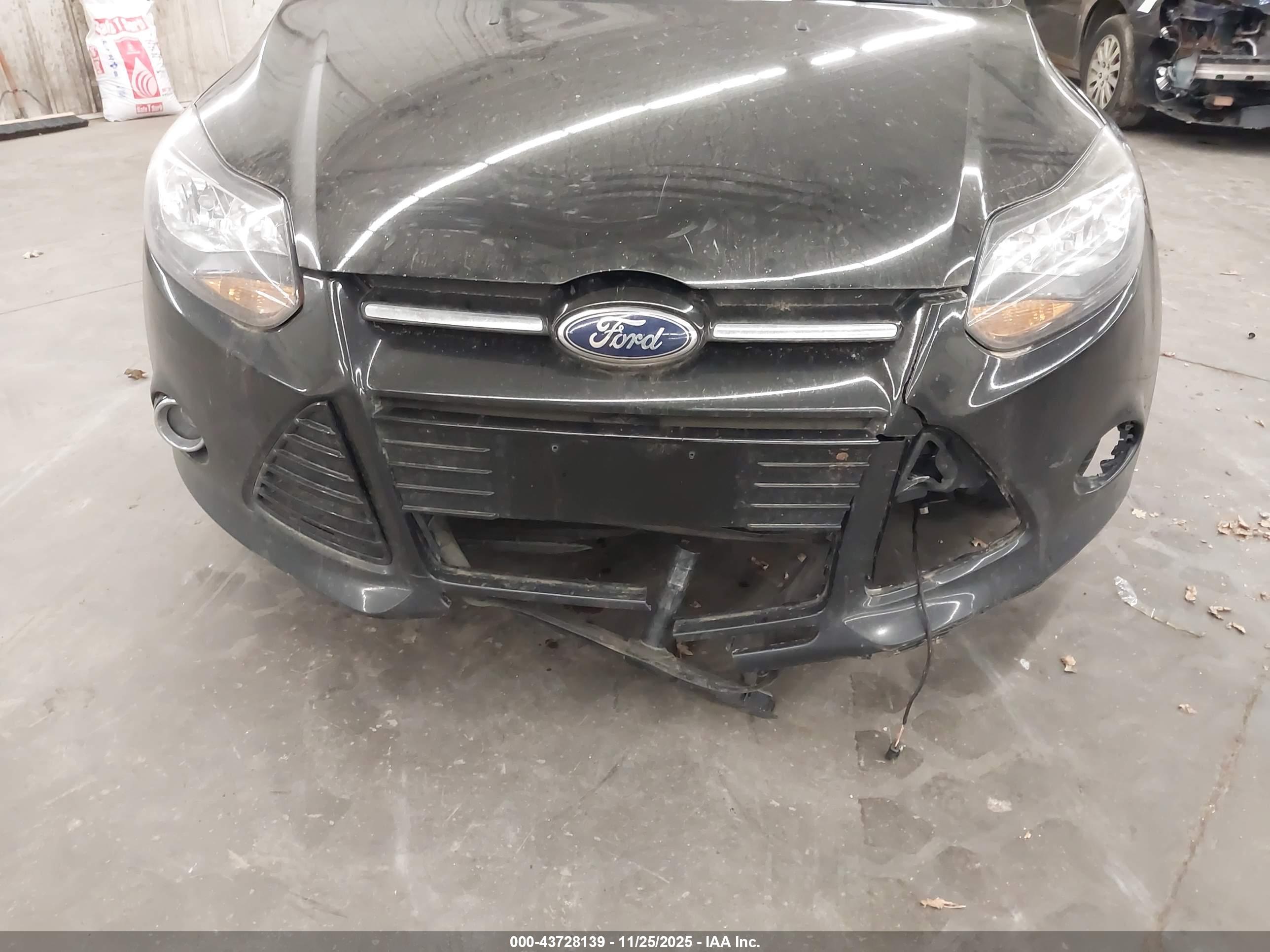 FORD FOCUS image 6