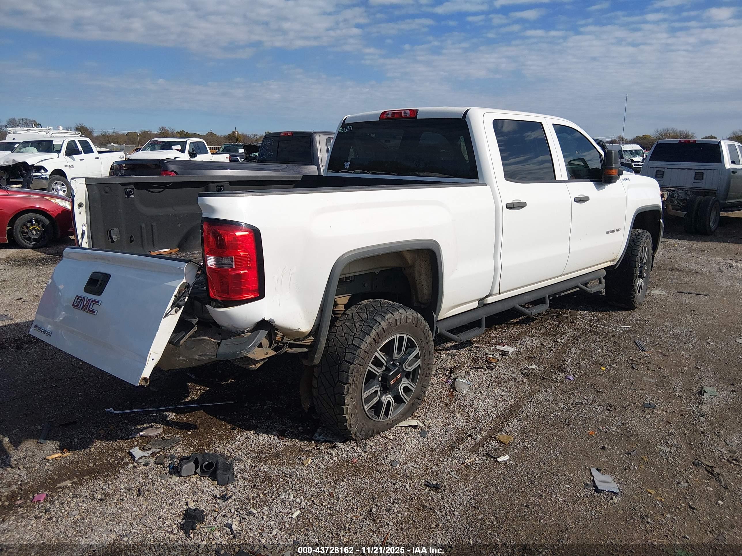 GMC SIERRA image 4