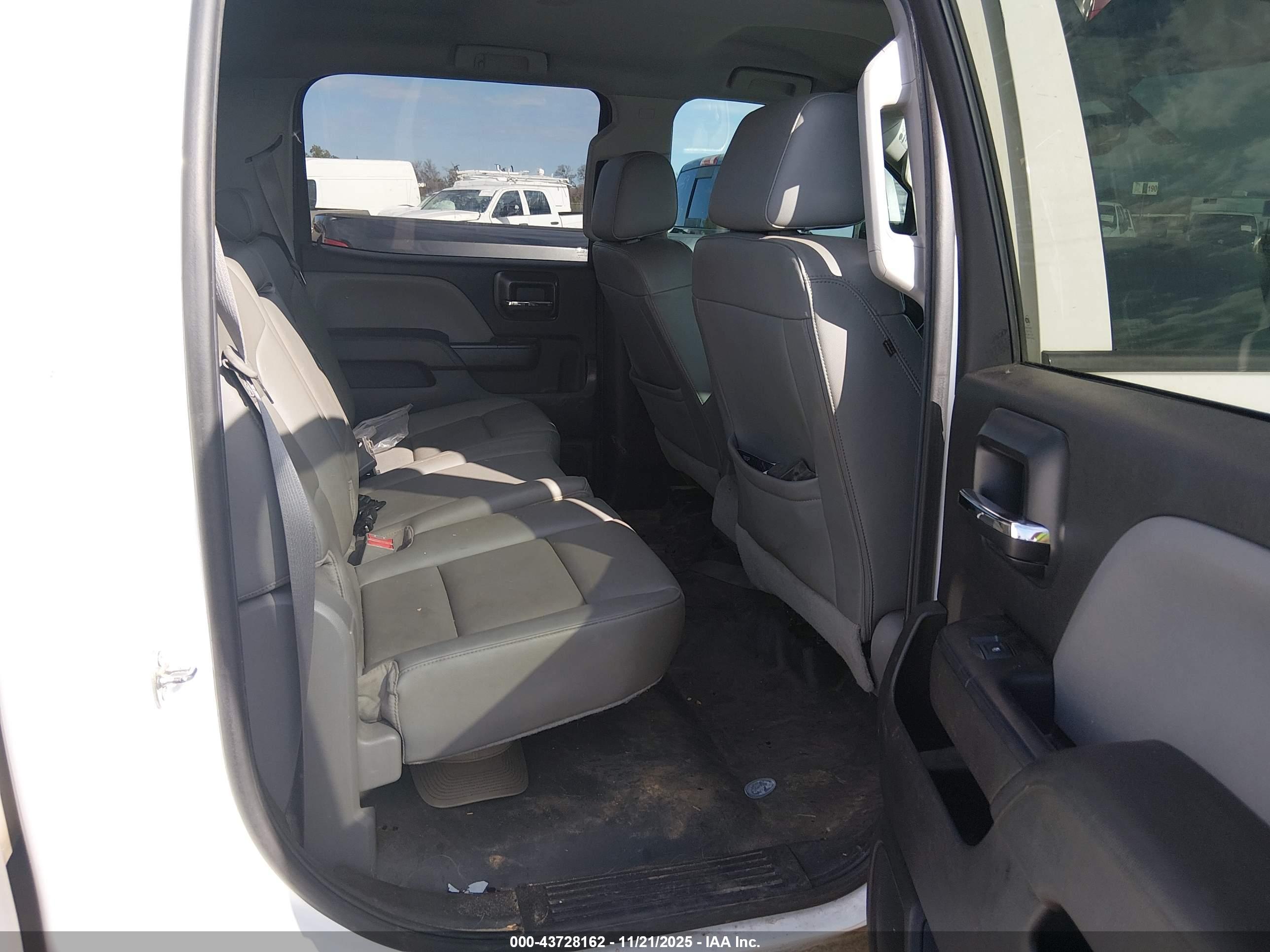 GMC SIERRA image 8