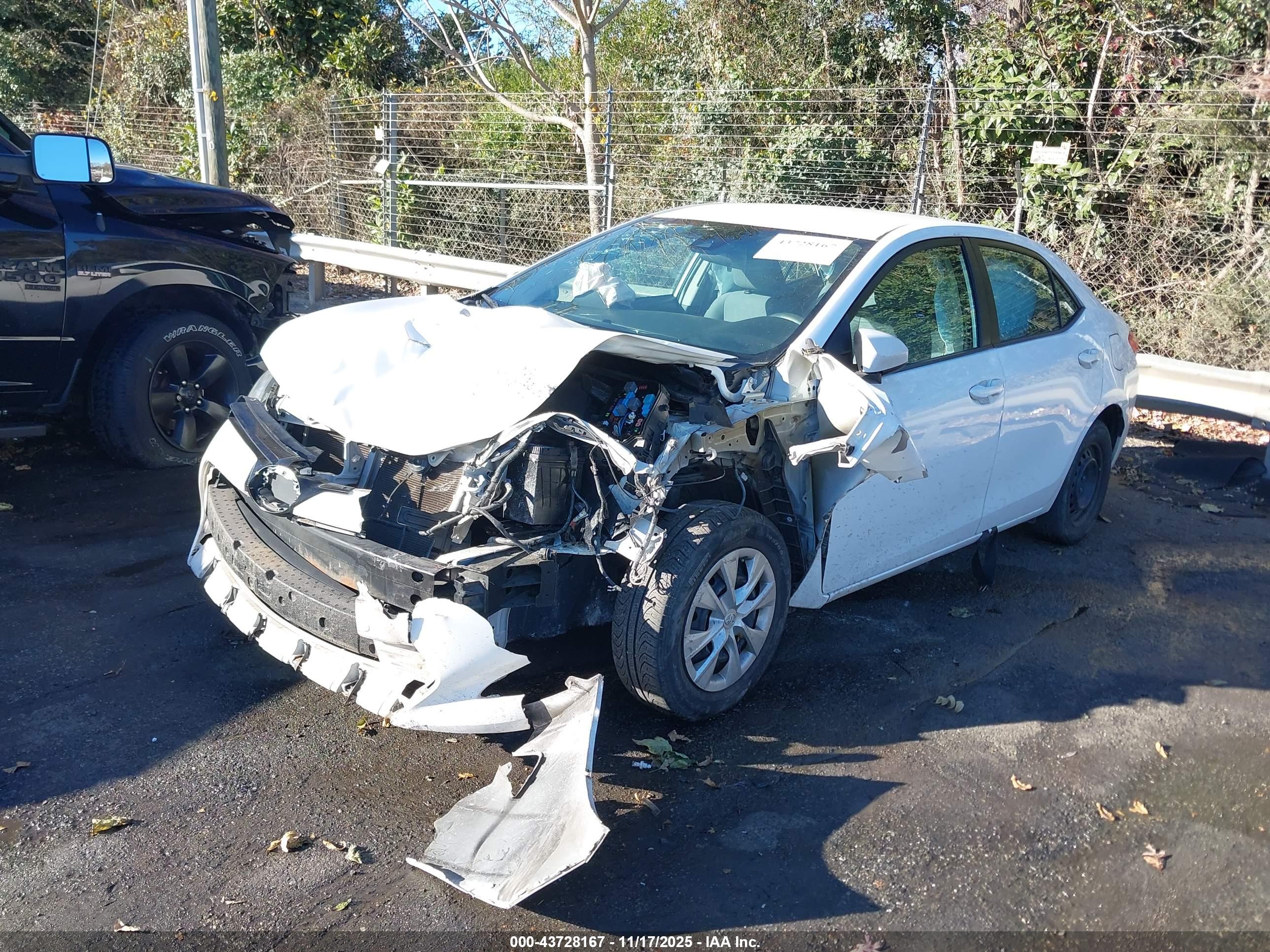 TOYOTA COROLLA image 2