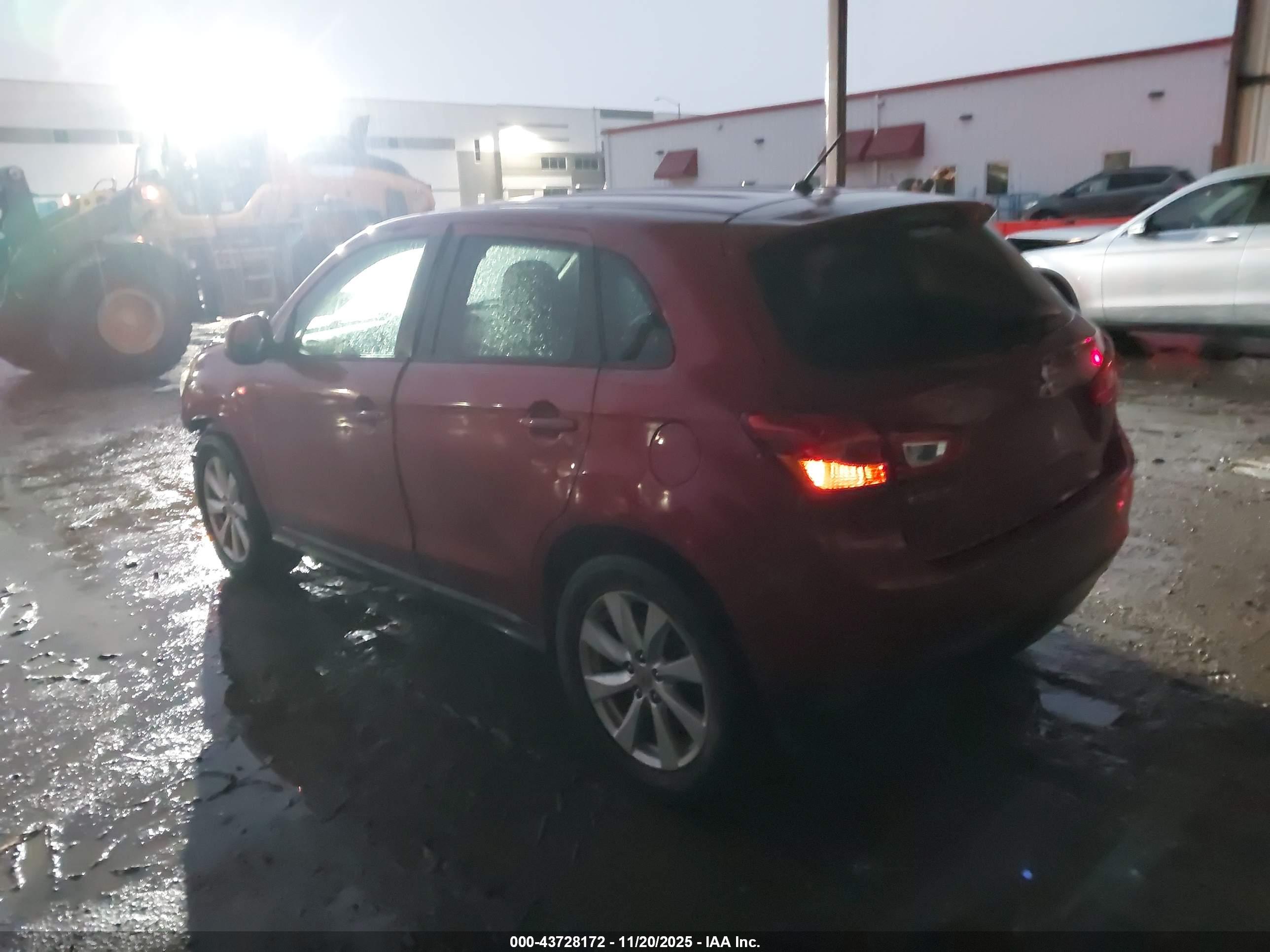 MITSUBISHI OUTLANDER image 3