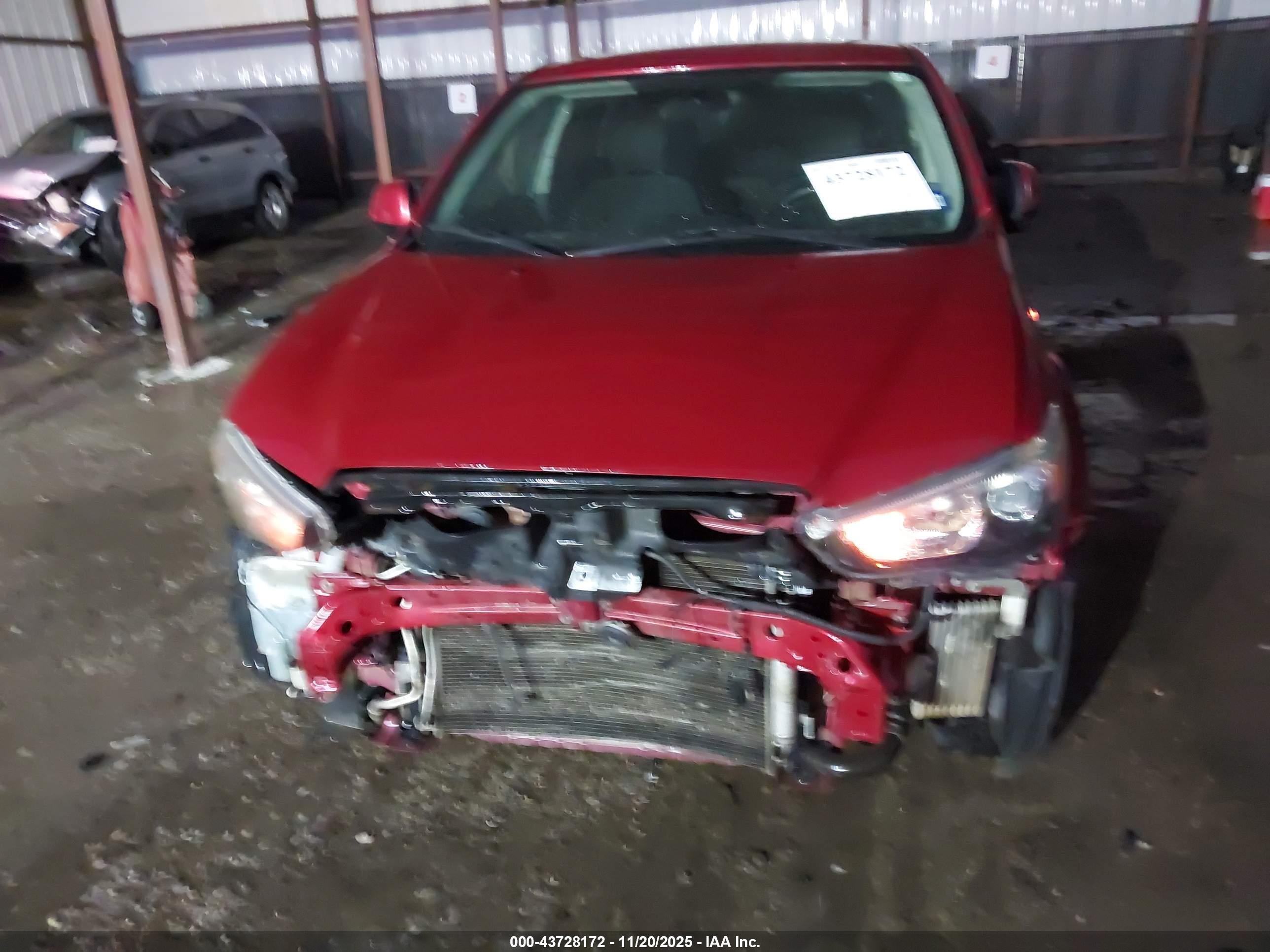 MITSUBISHI OUTLANDER image 6