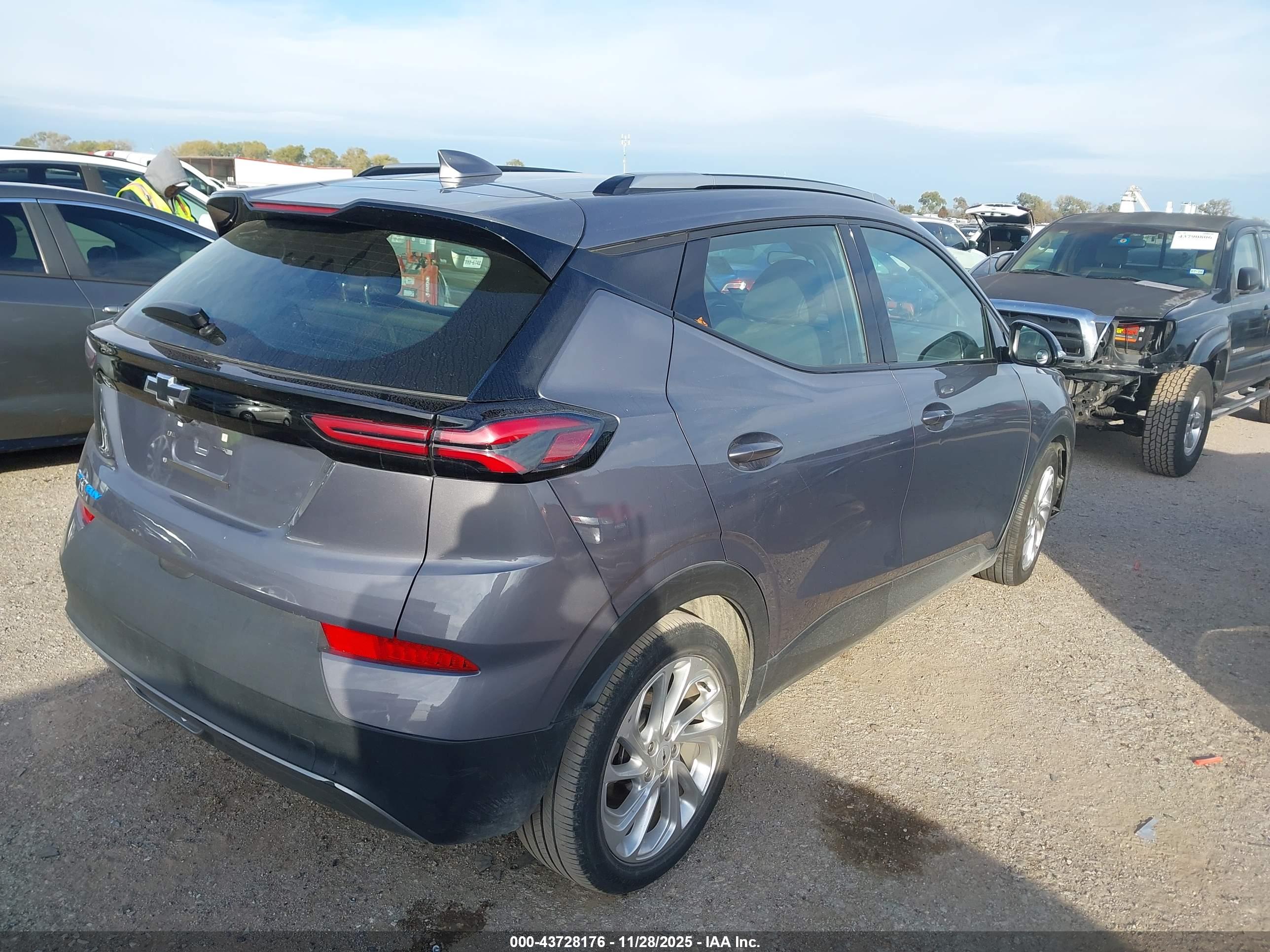 CHEVROLET BOLT image 4