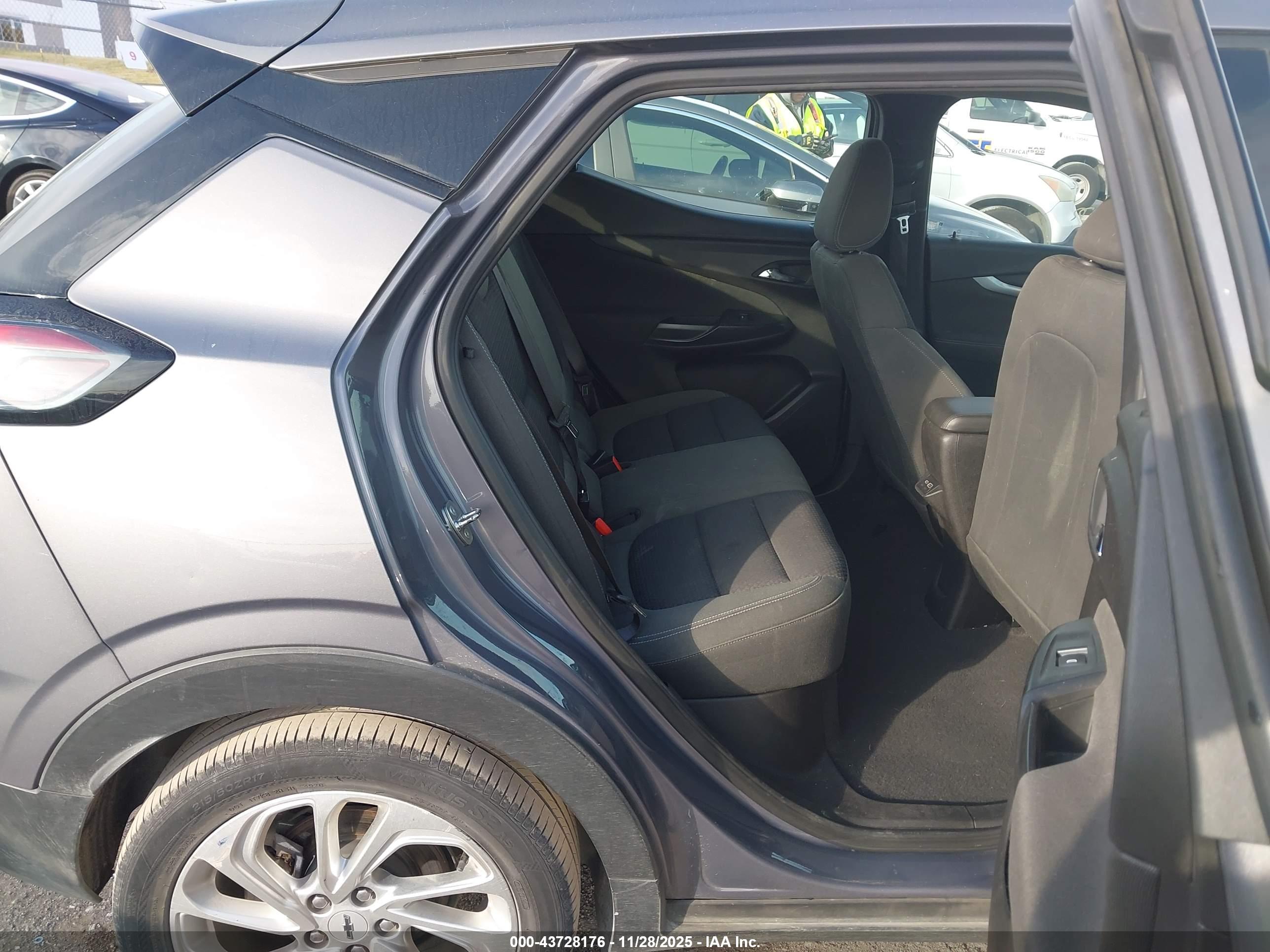 CHEVROLET BOLT image 8