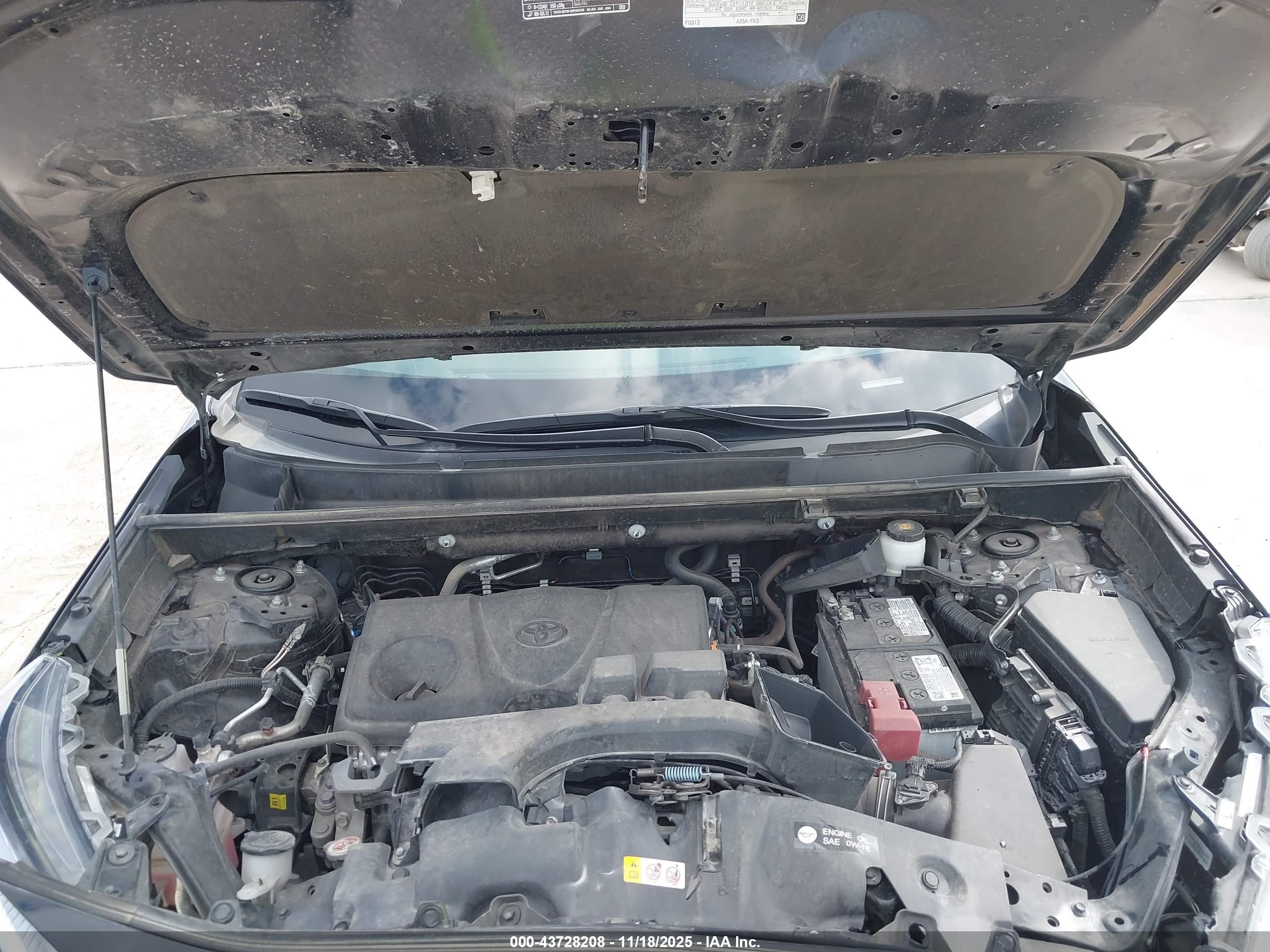 TOYOTA RAV4 image 10