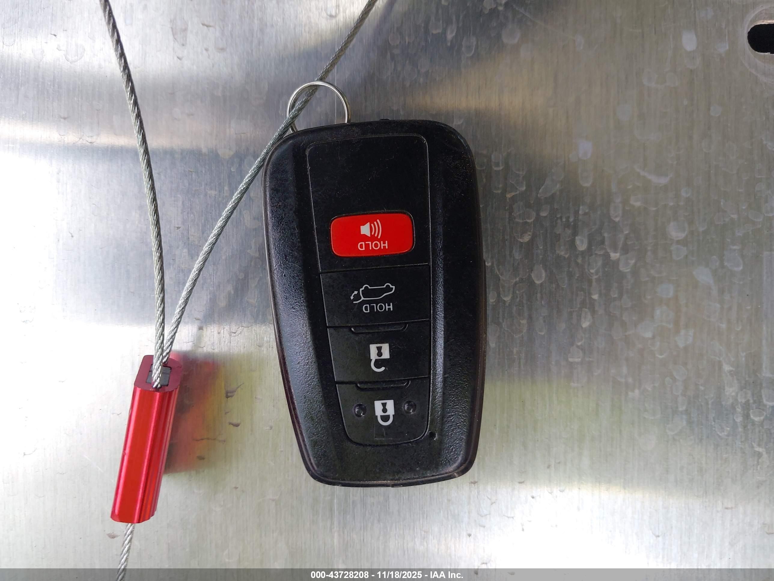 TOYOTA RAV4 image 11
