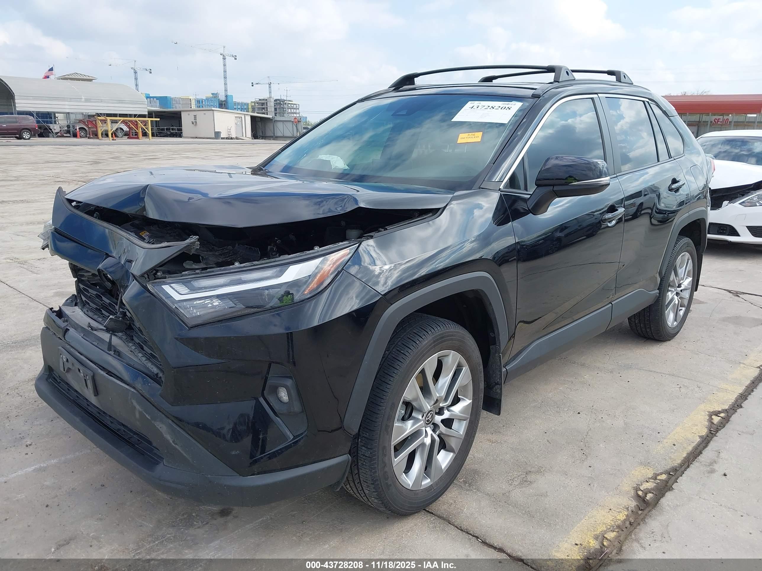 TOYOTA RAV4 image 2