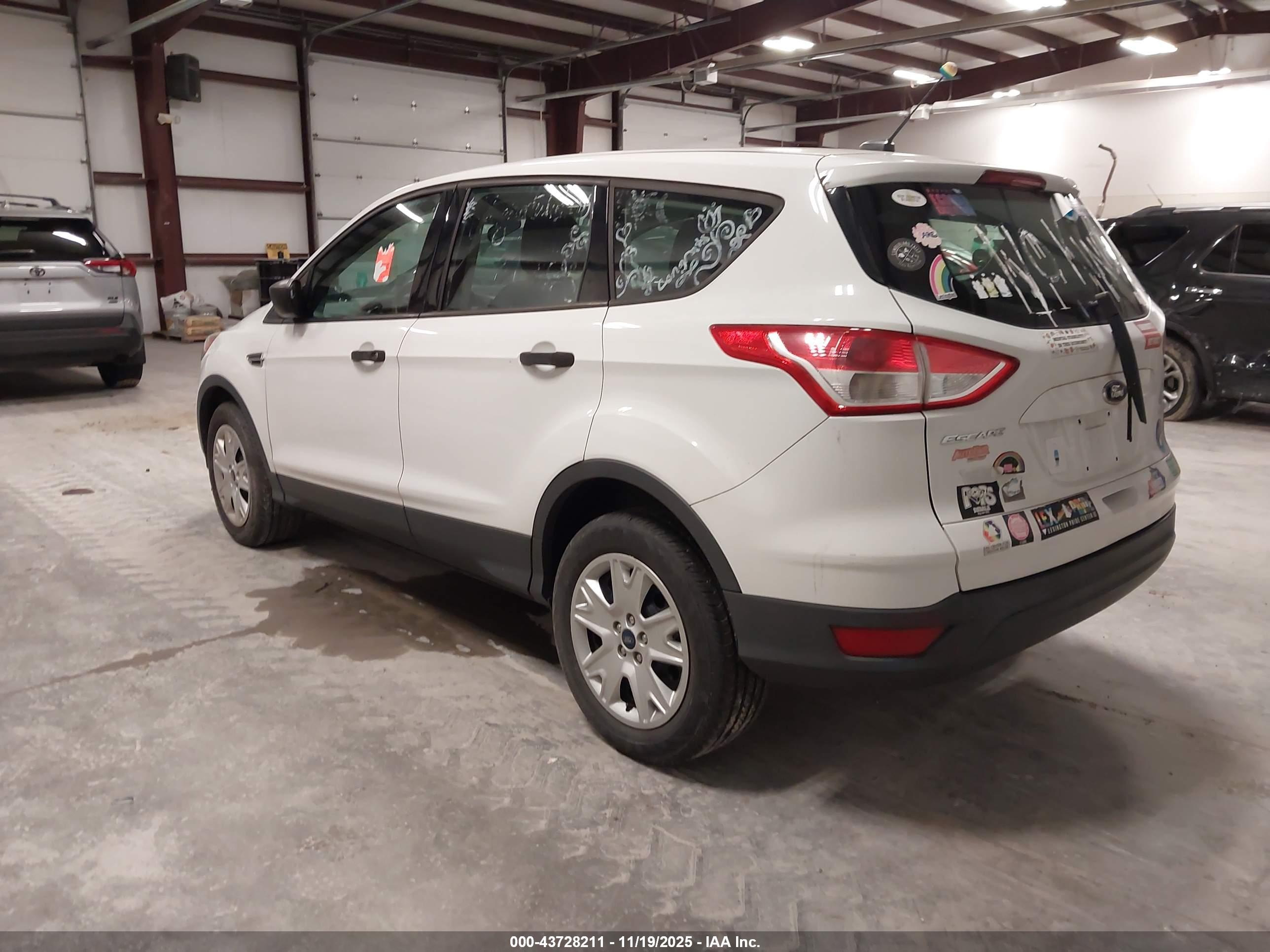 FORD ESCAPE image 3