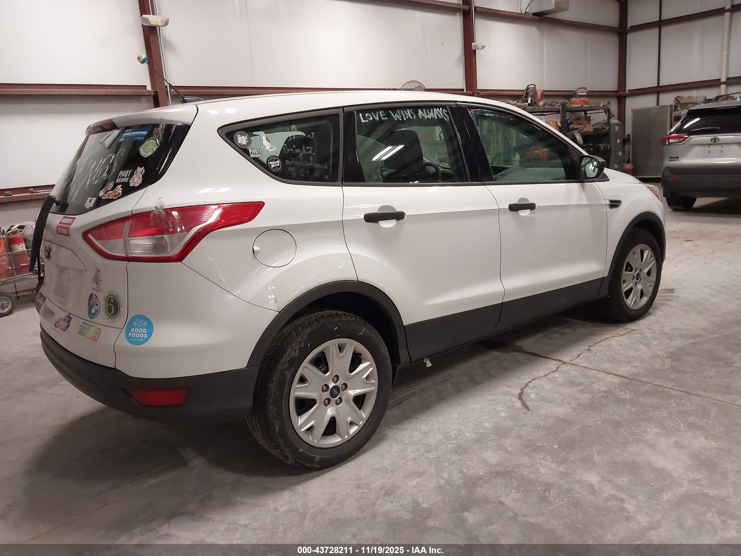 FORD ESCAPE image 4