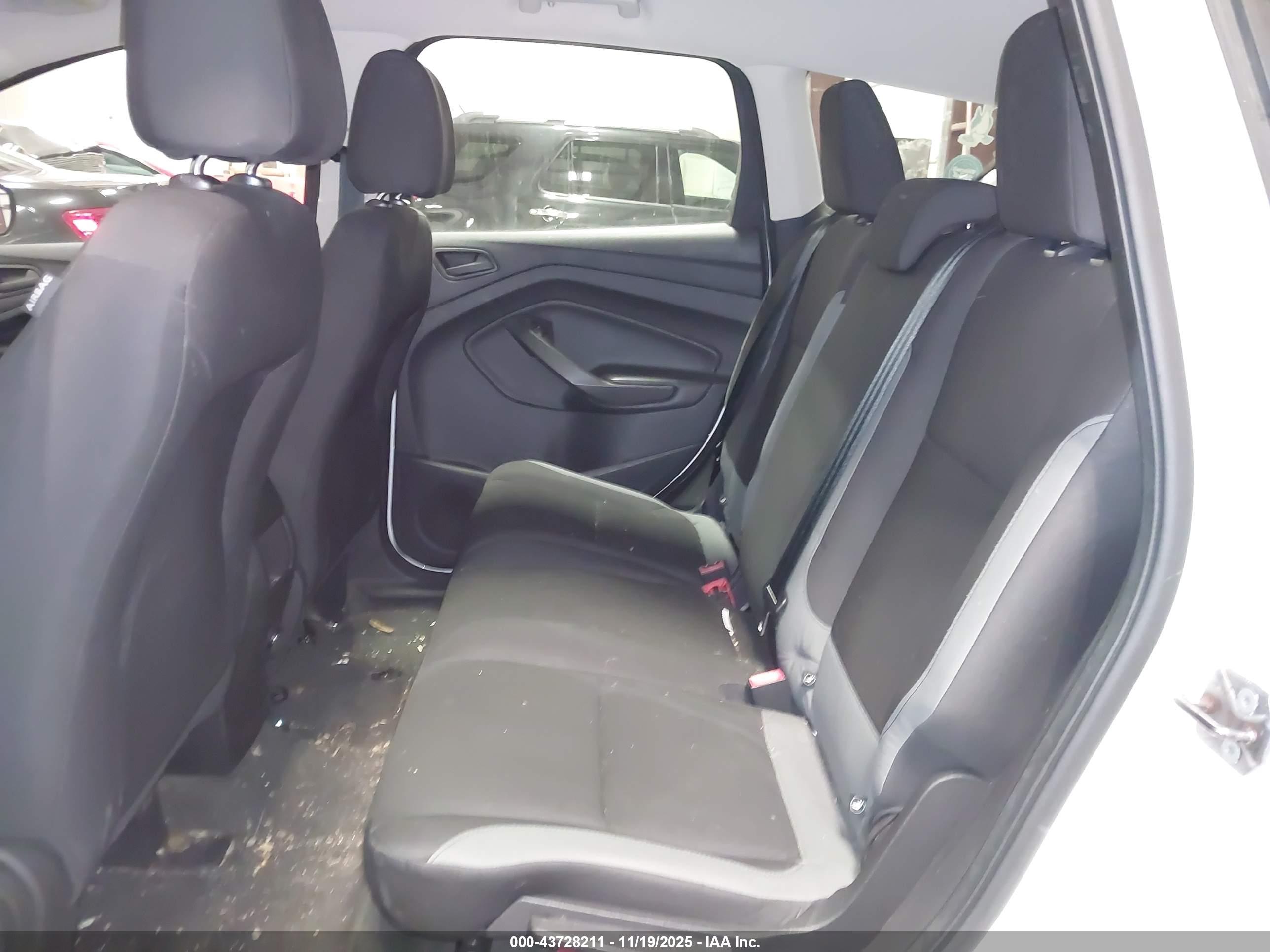 FORD ESCAPE image 8