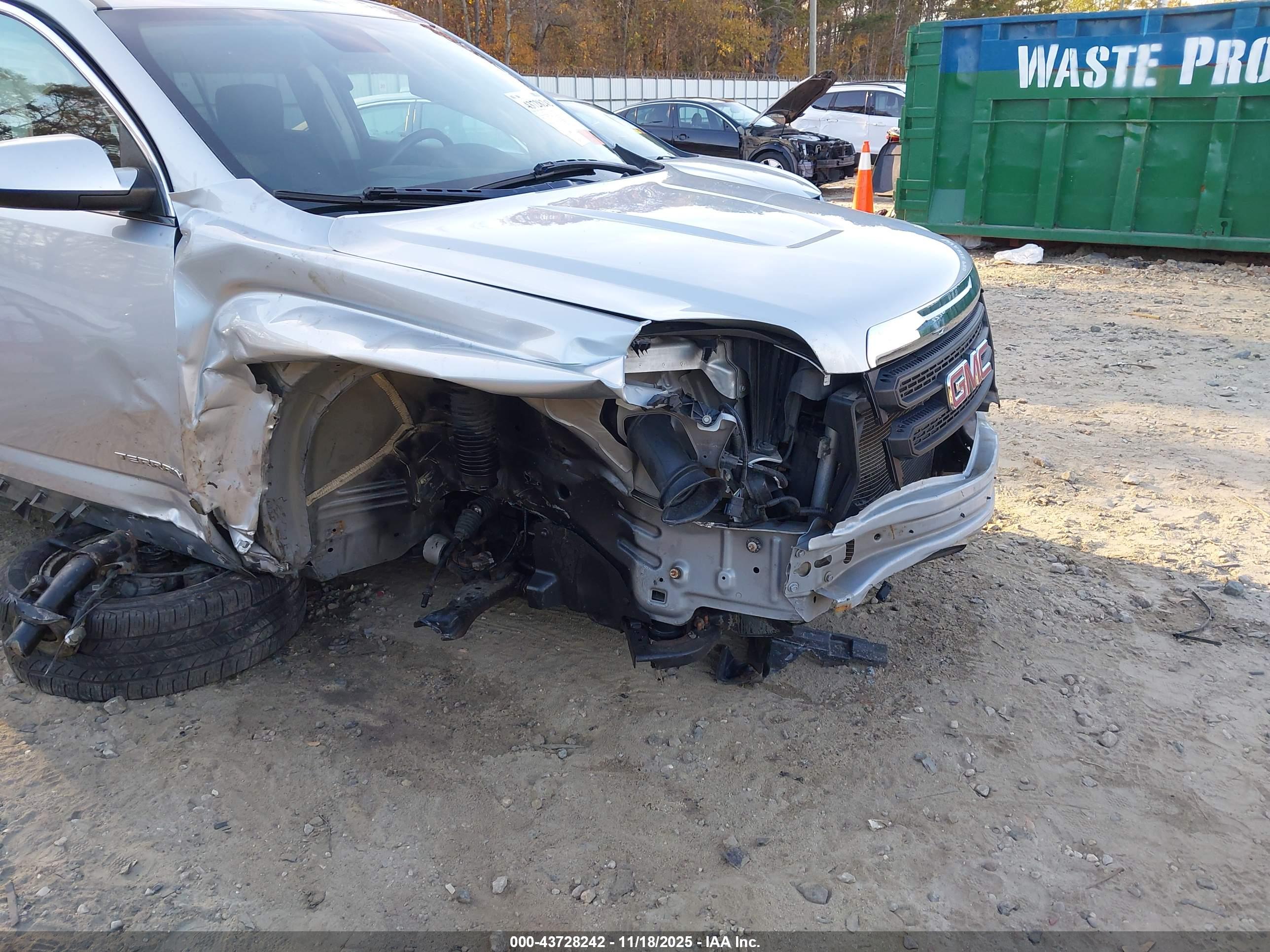 GMC TERRAIN image 6